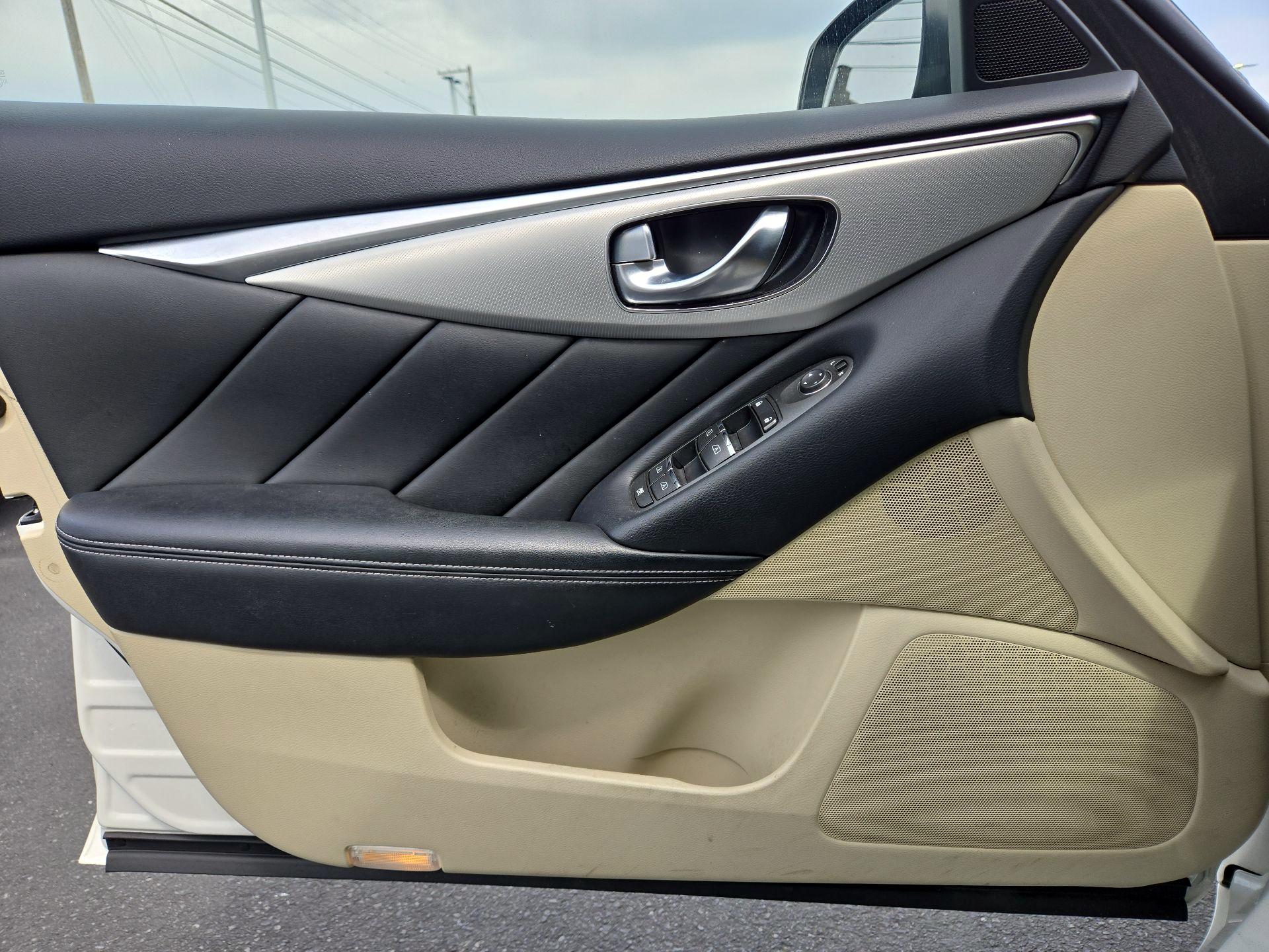 Thumbnail: 2020 INFINITI Q50 - 10