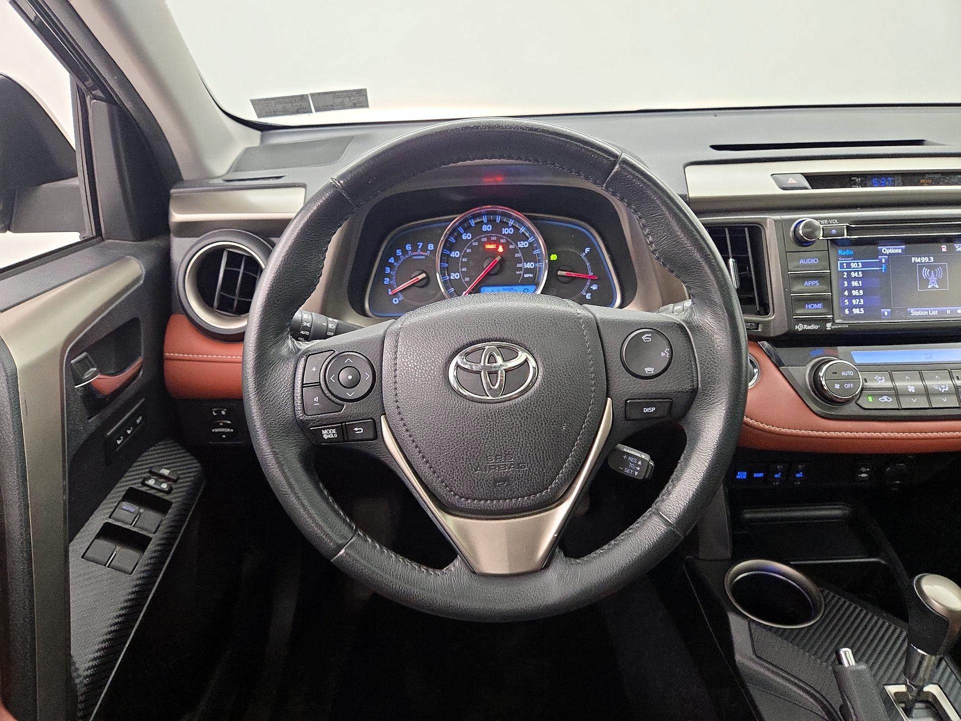 Thumbnail: 2015 Toyota RAV4 - 10