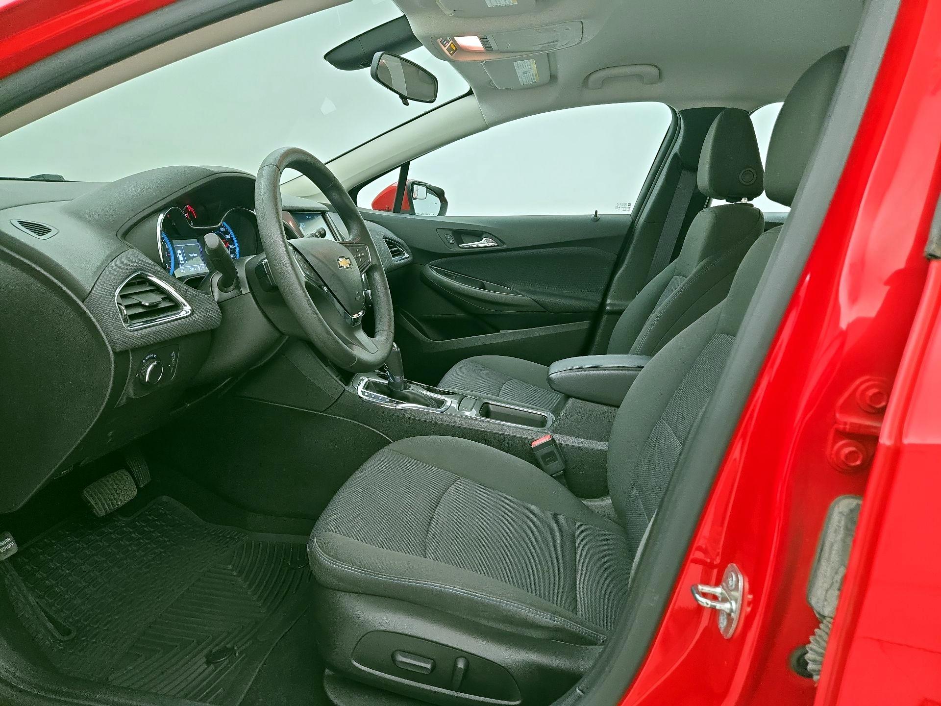 Thumbnail: 2017 Chevrolet Cruze - 11