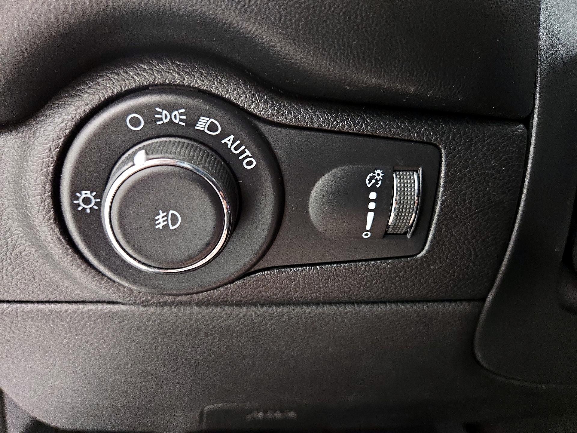 Thumbnail: 2021 Dodge Durango - 13