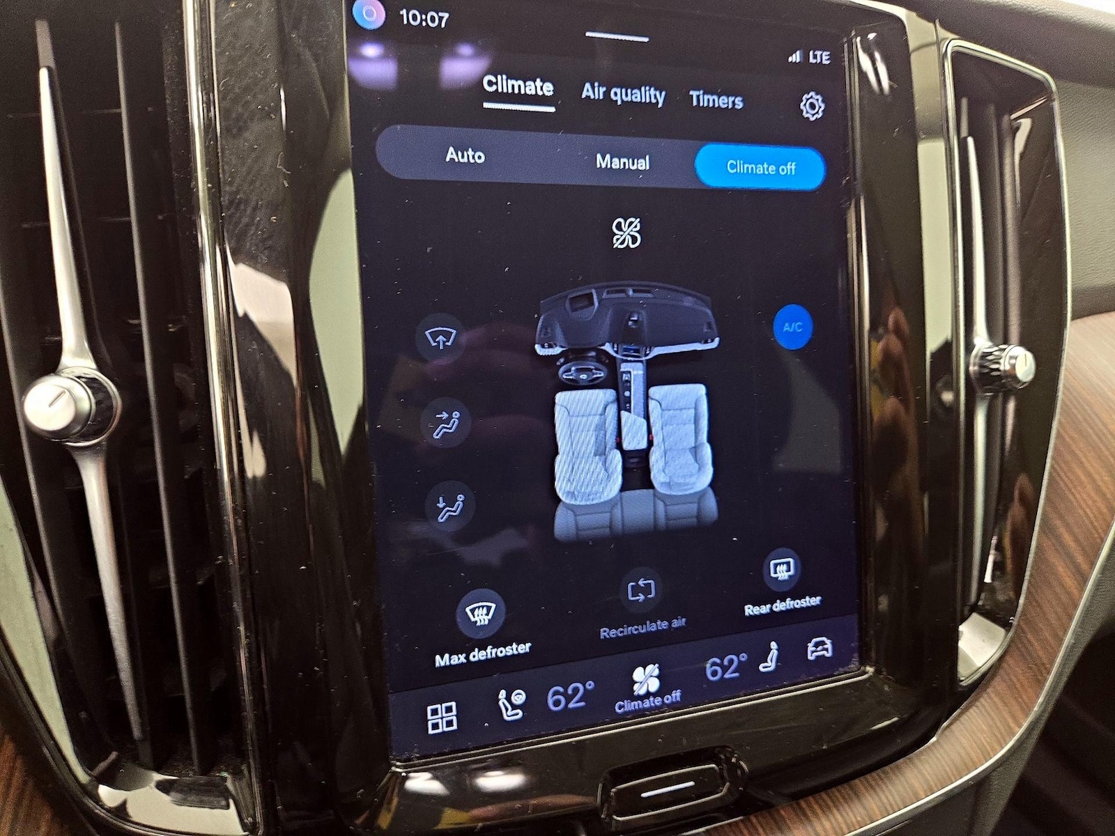 2023 Volvo XC60 Plus - Photo 17
