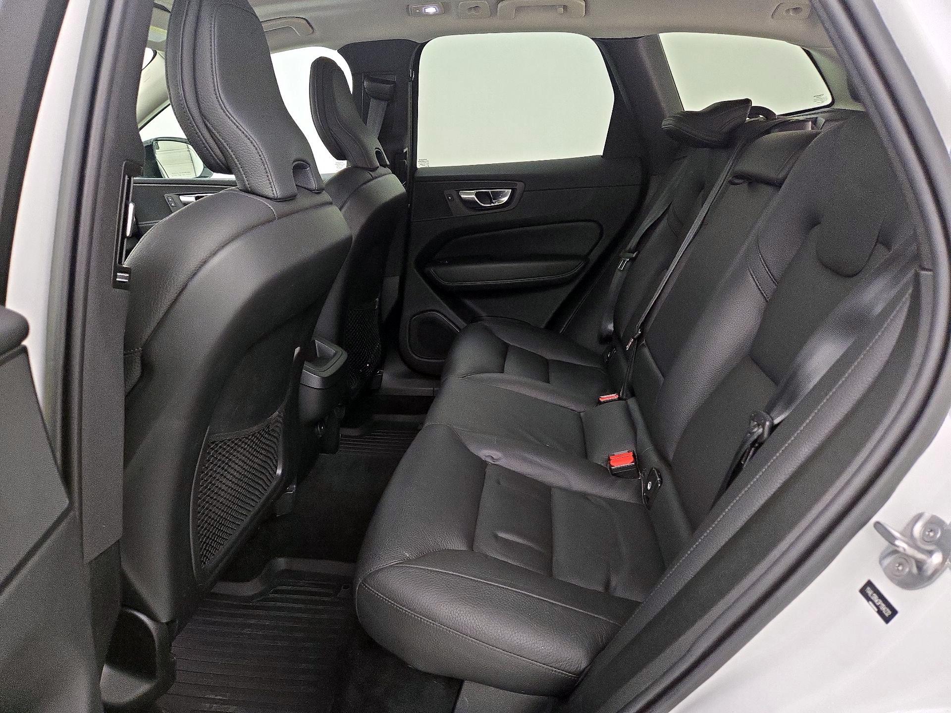 Thumbnail: 2023 Volvo XC60 - 18