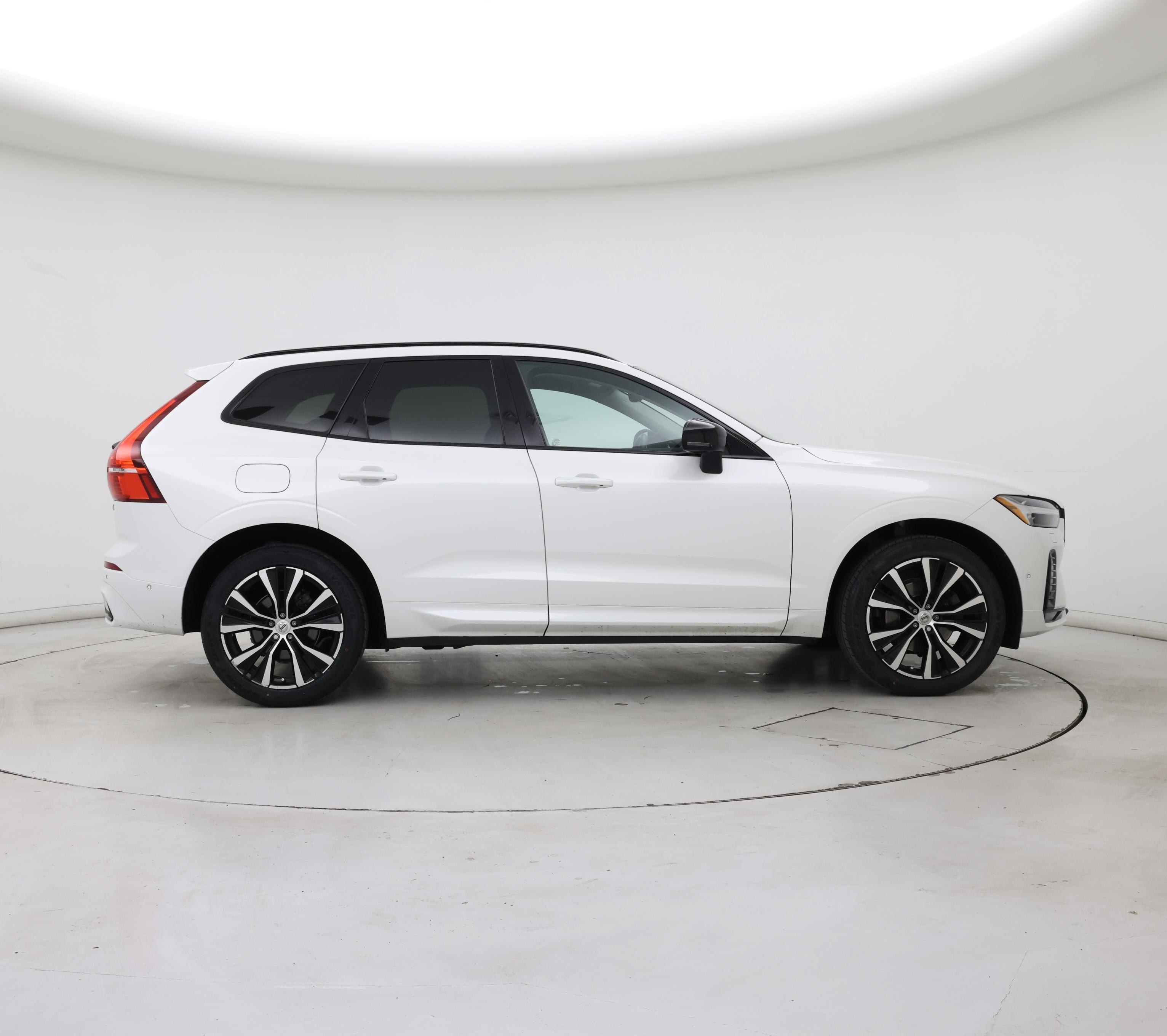 Thumbnail: 2023 Volvo XC60 - 7