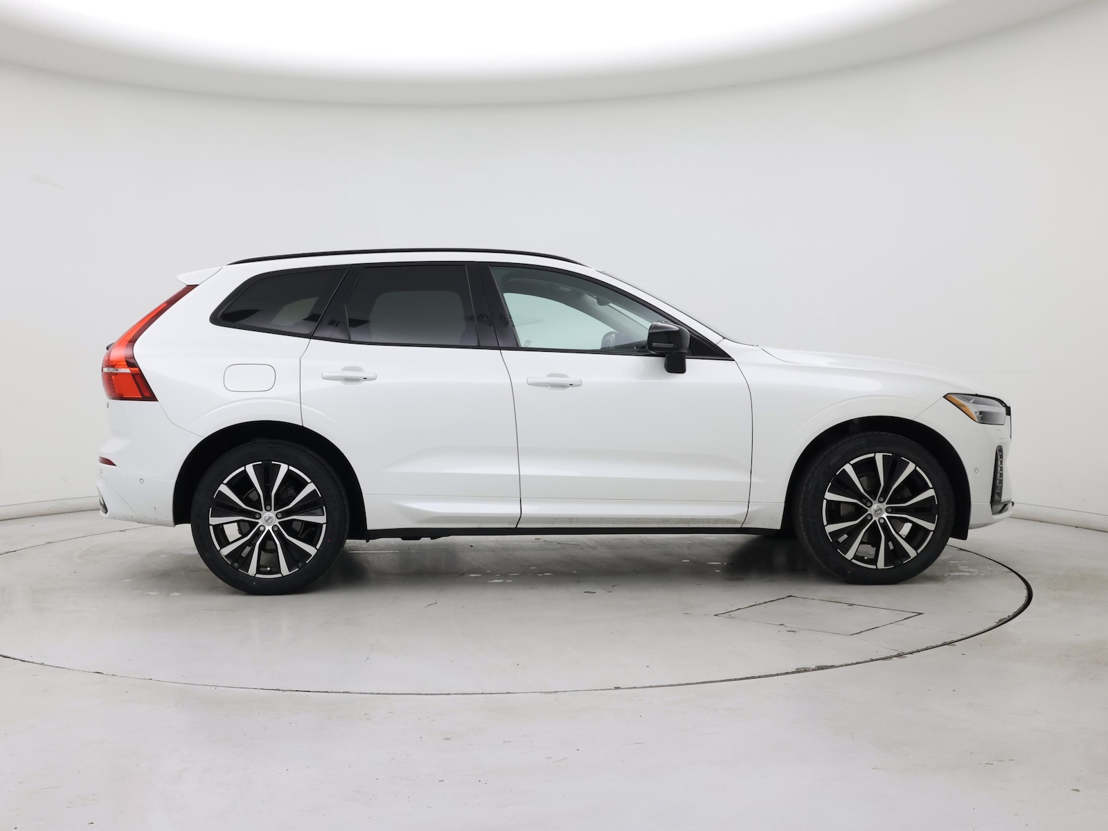 2023 Volvo XC60 Plus - Photo 8