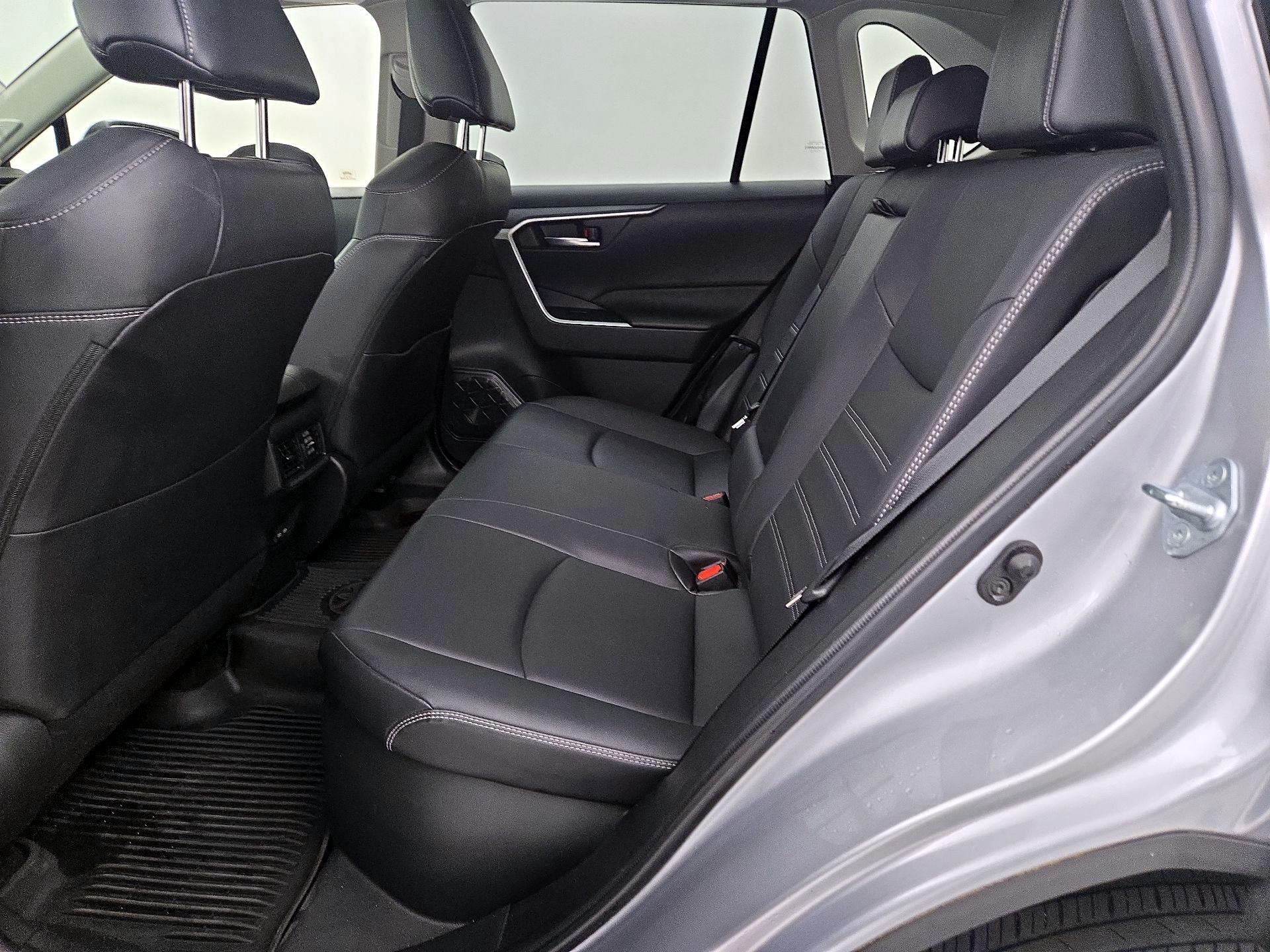 Thumbnail: 2022 Toyota RAV4 - 20
