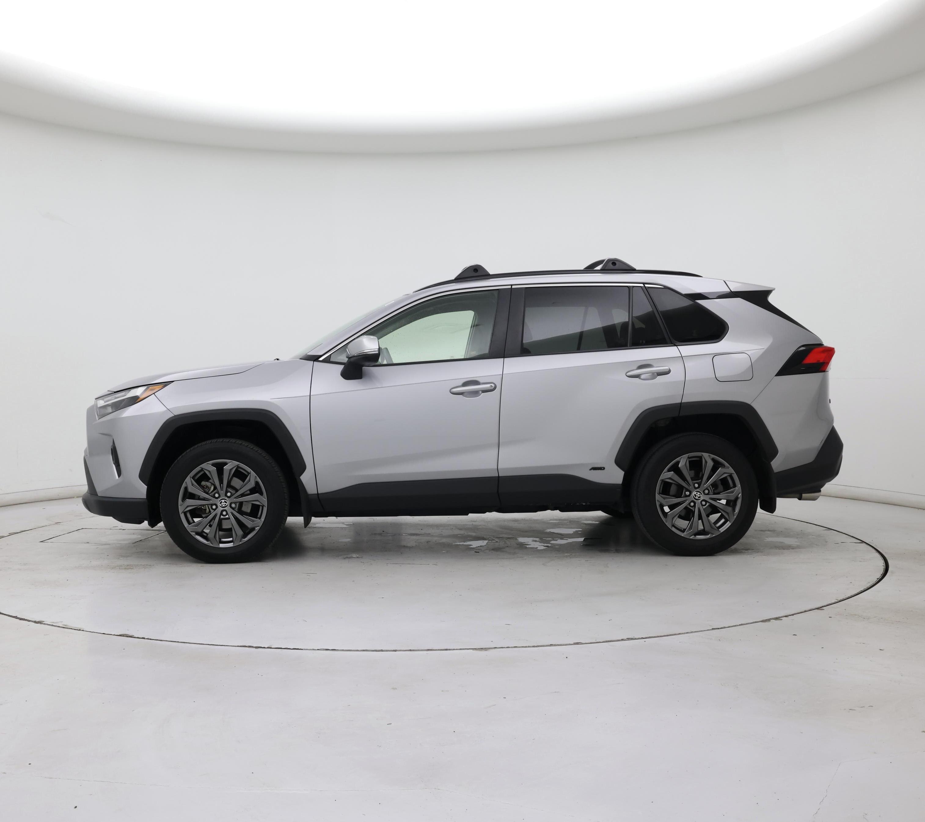 Thumbnail: 2022 Toyota RAV4 - 3