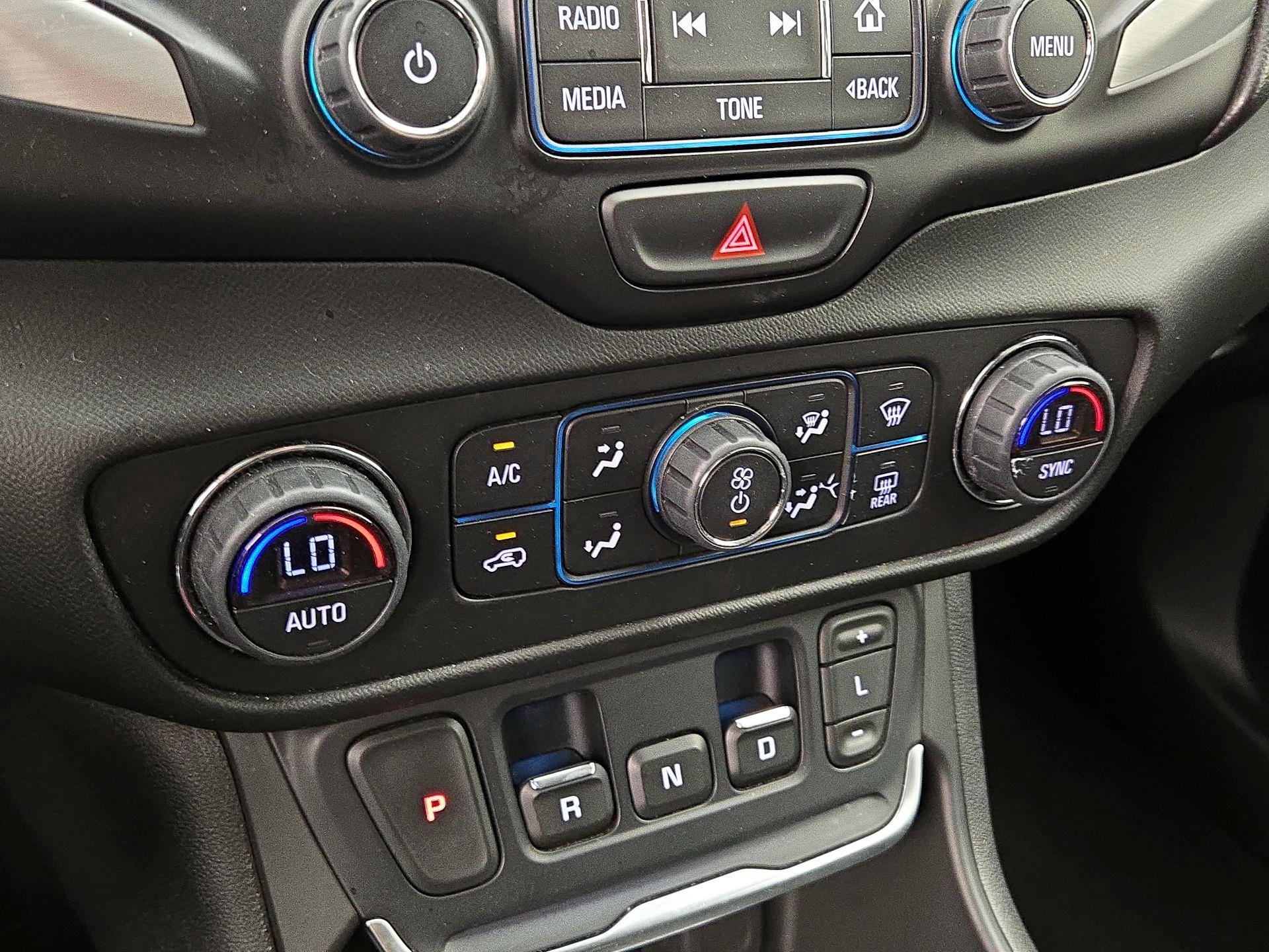 Thumbnail: 2018 GMC Terrain - 17