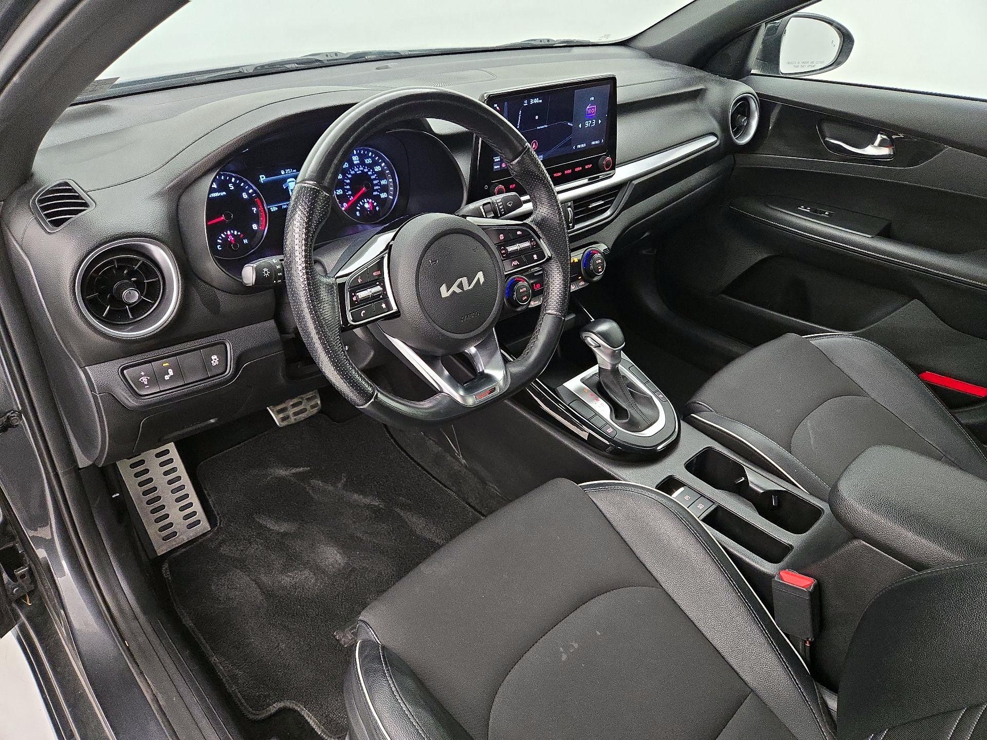Thumbnail: 2022 Kia Forte - 11