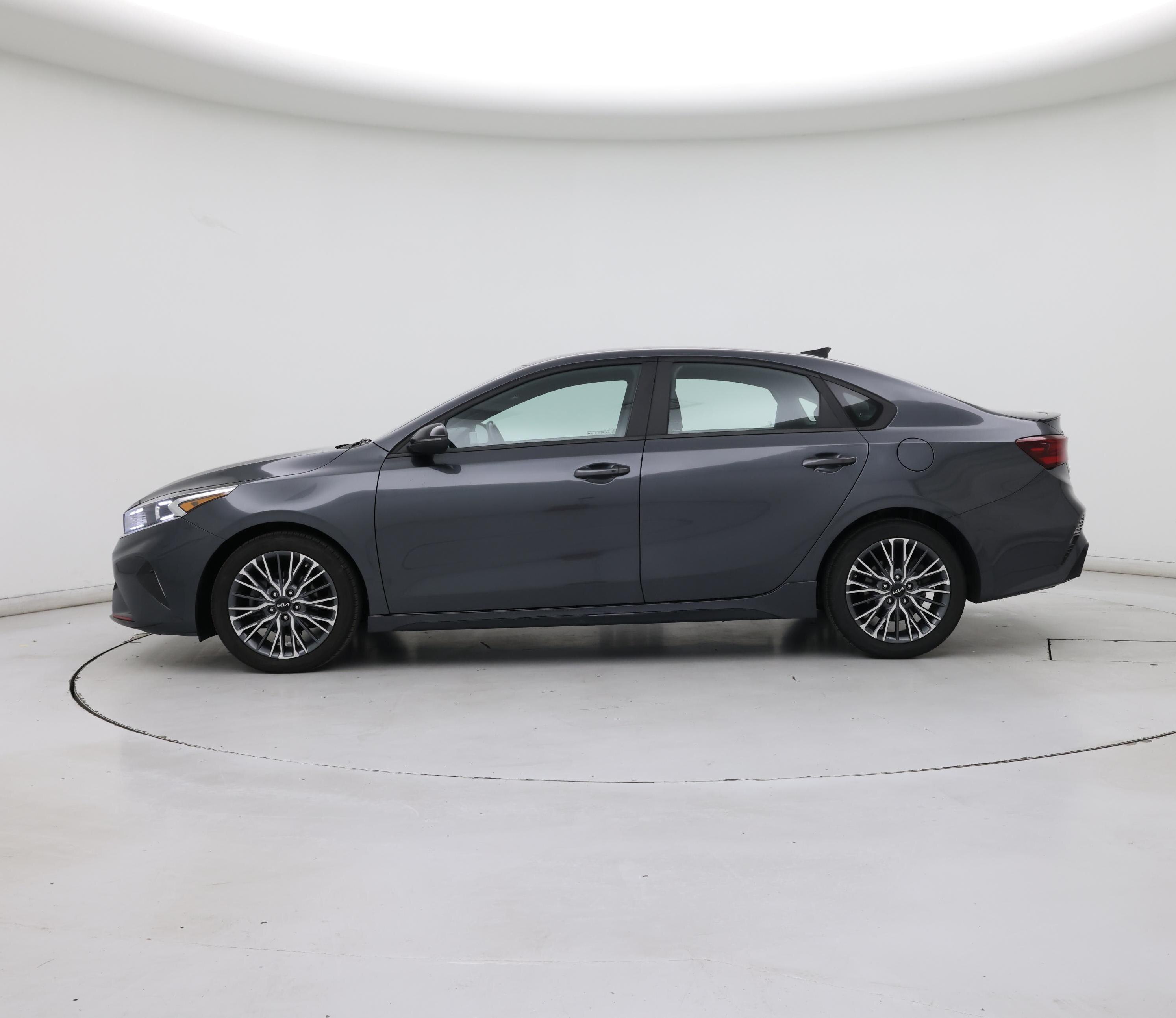 Thumbnail: 2022 Kia Forte - 3