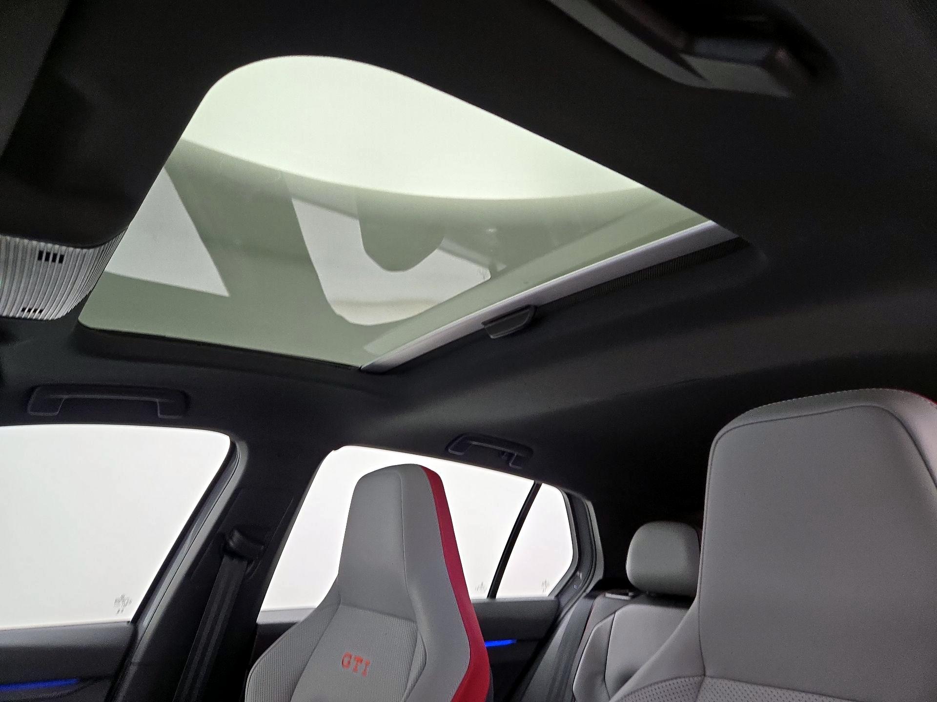 Thumbnail: 2024 Volkswagen Golf - 20