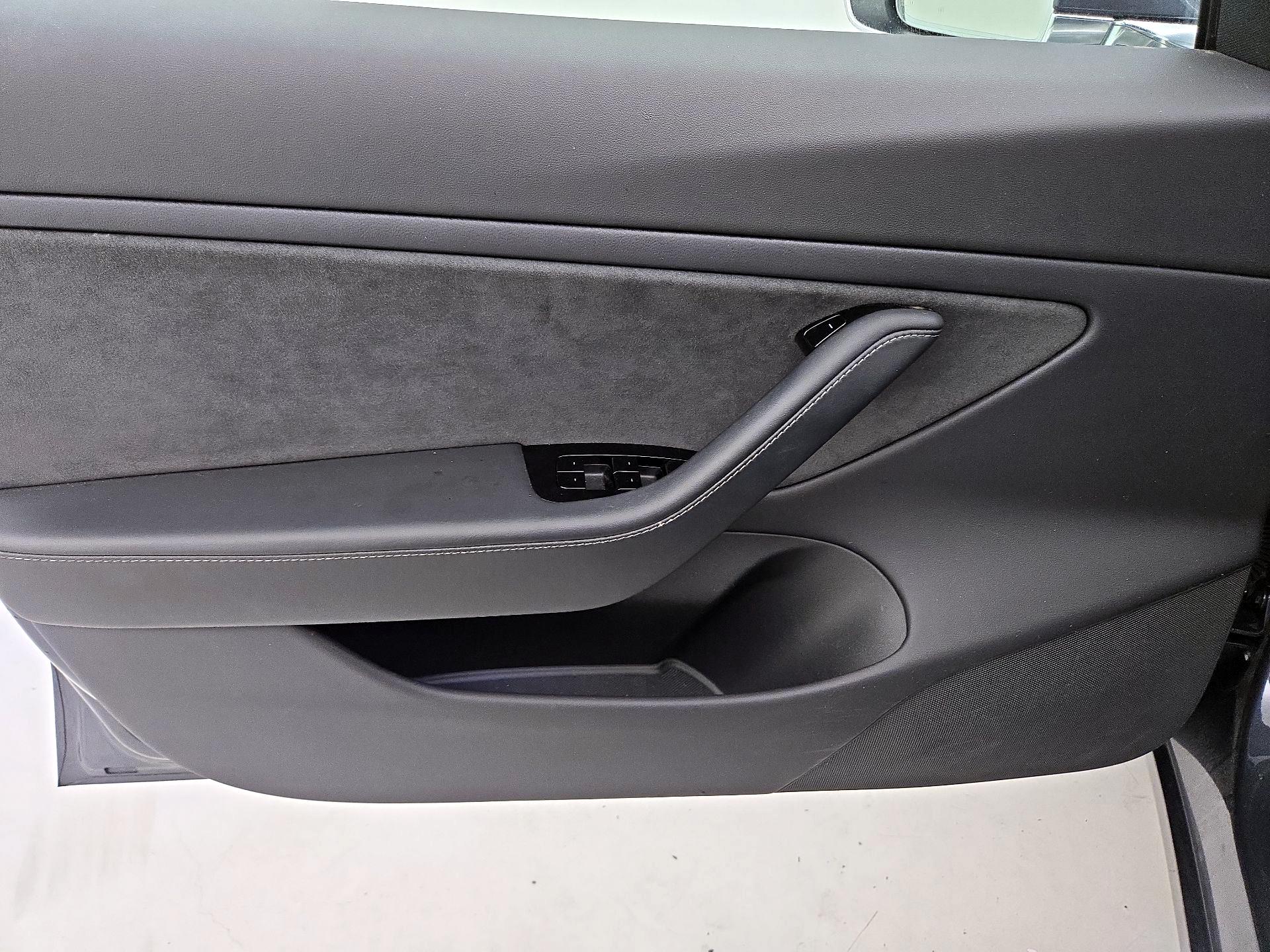 Thumbnail: 2019 Tesla Model 3 - 12