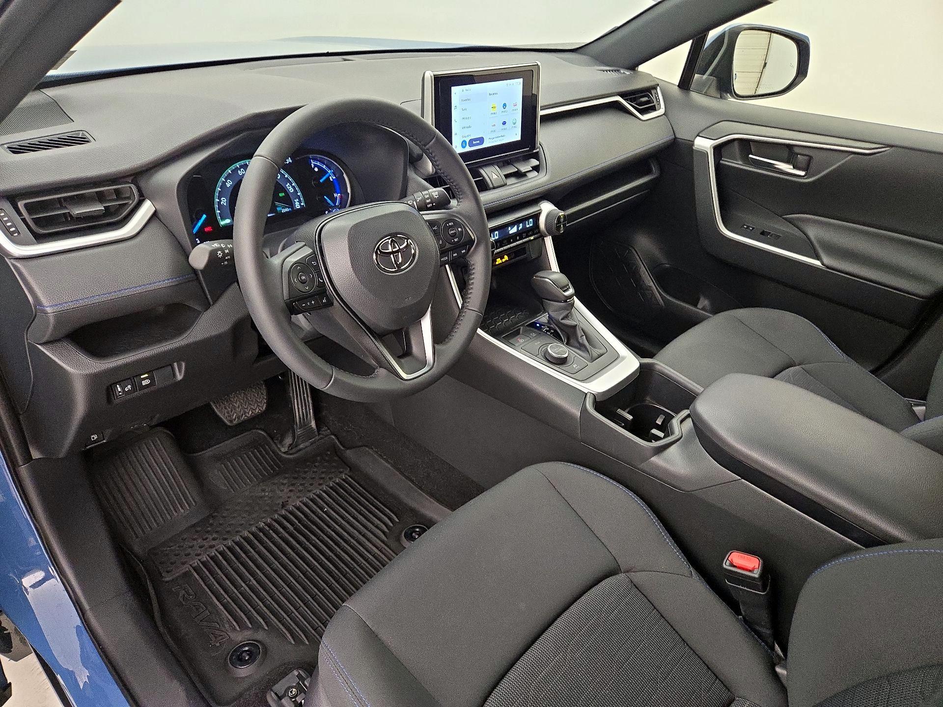 Thumbnail: 2025 Toyota RAV4 - 11