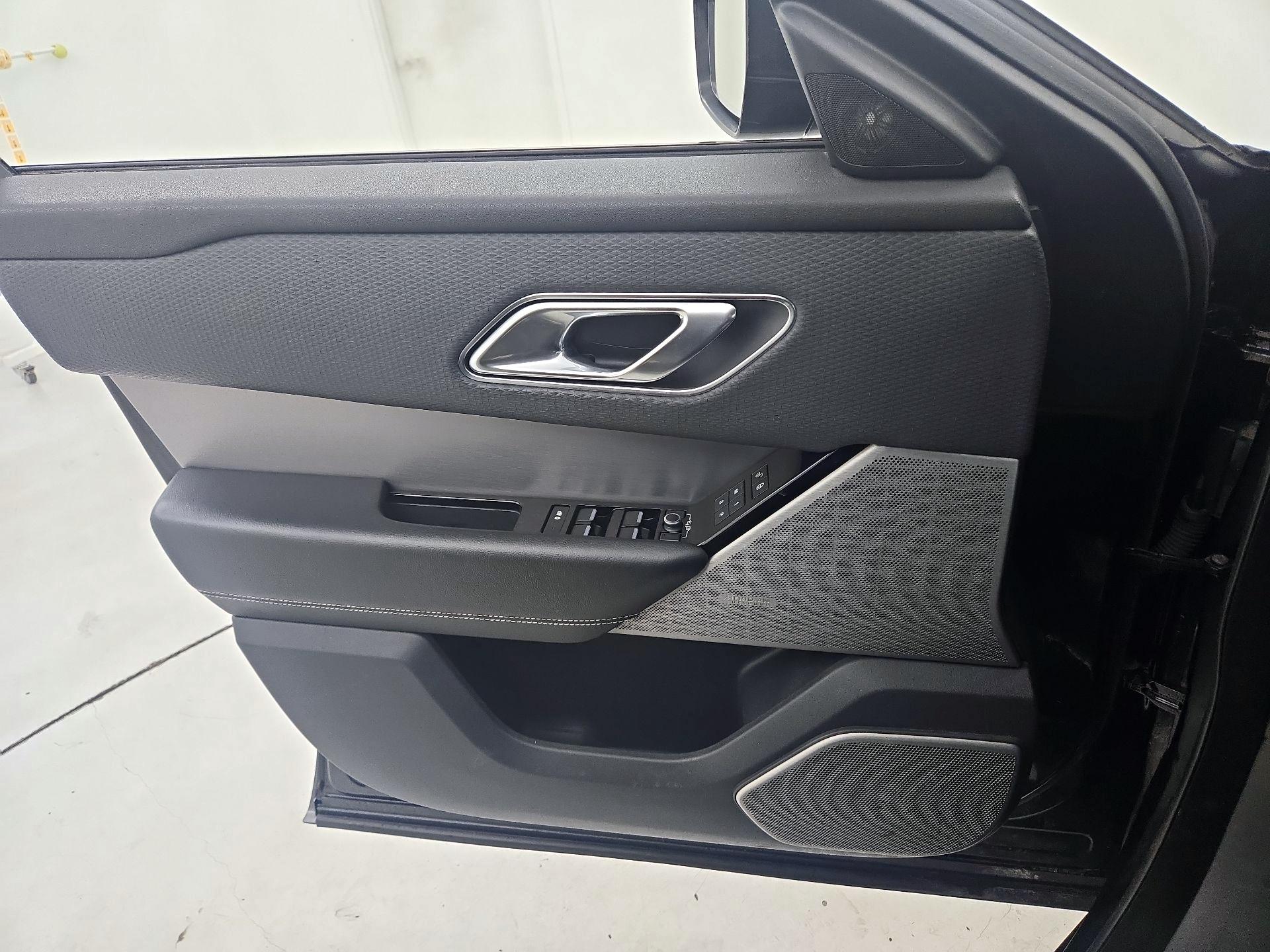Thumbnail: 2018 Land Rover Range Rover Velar - 12