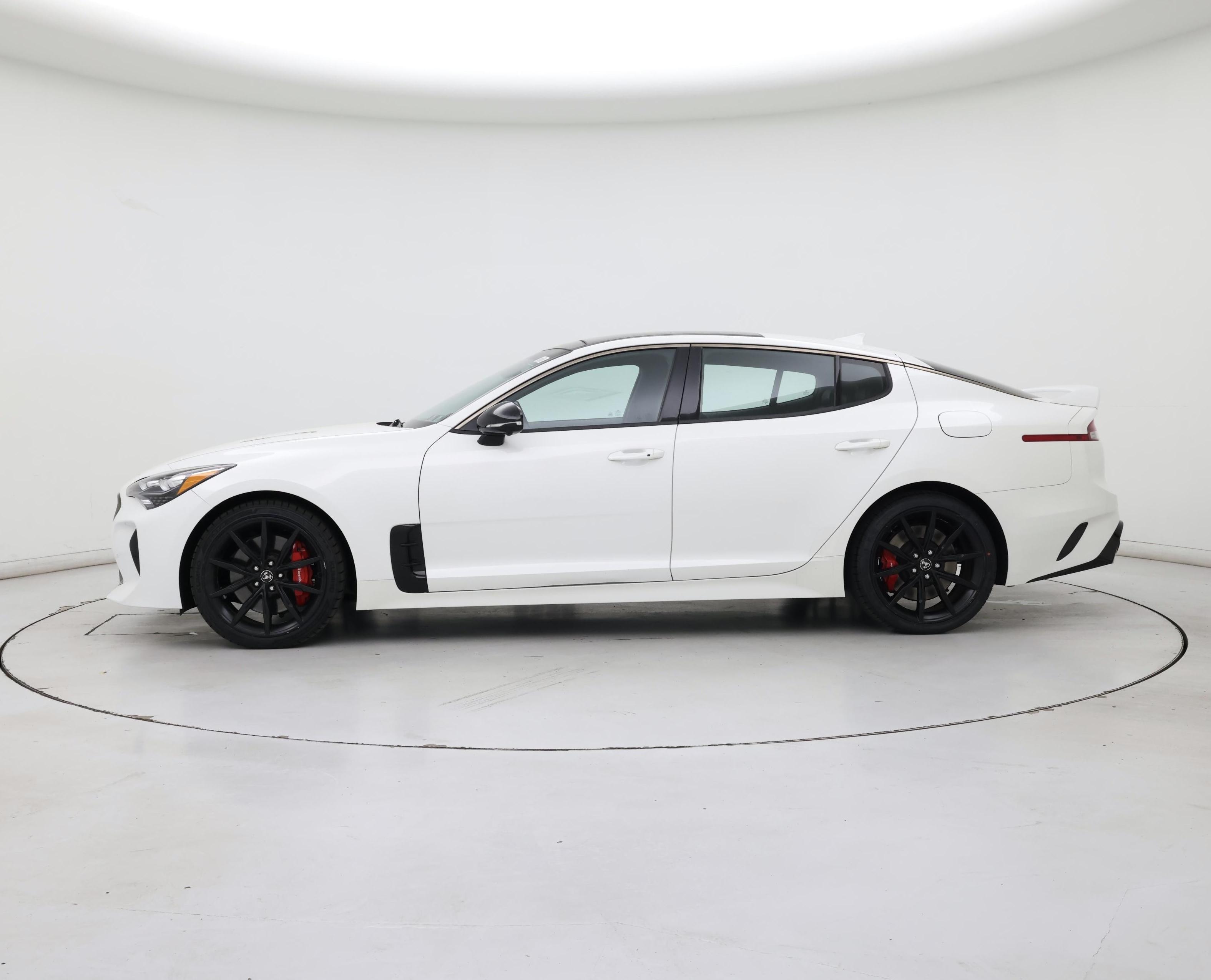 Thumbnail: 2022 Kia Stinger - 3