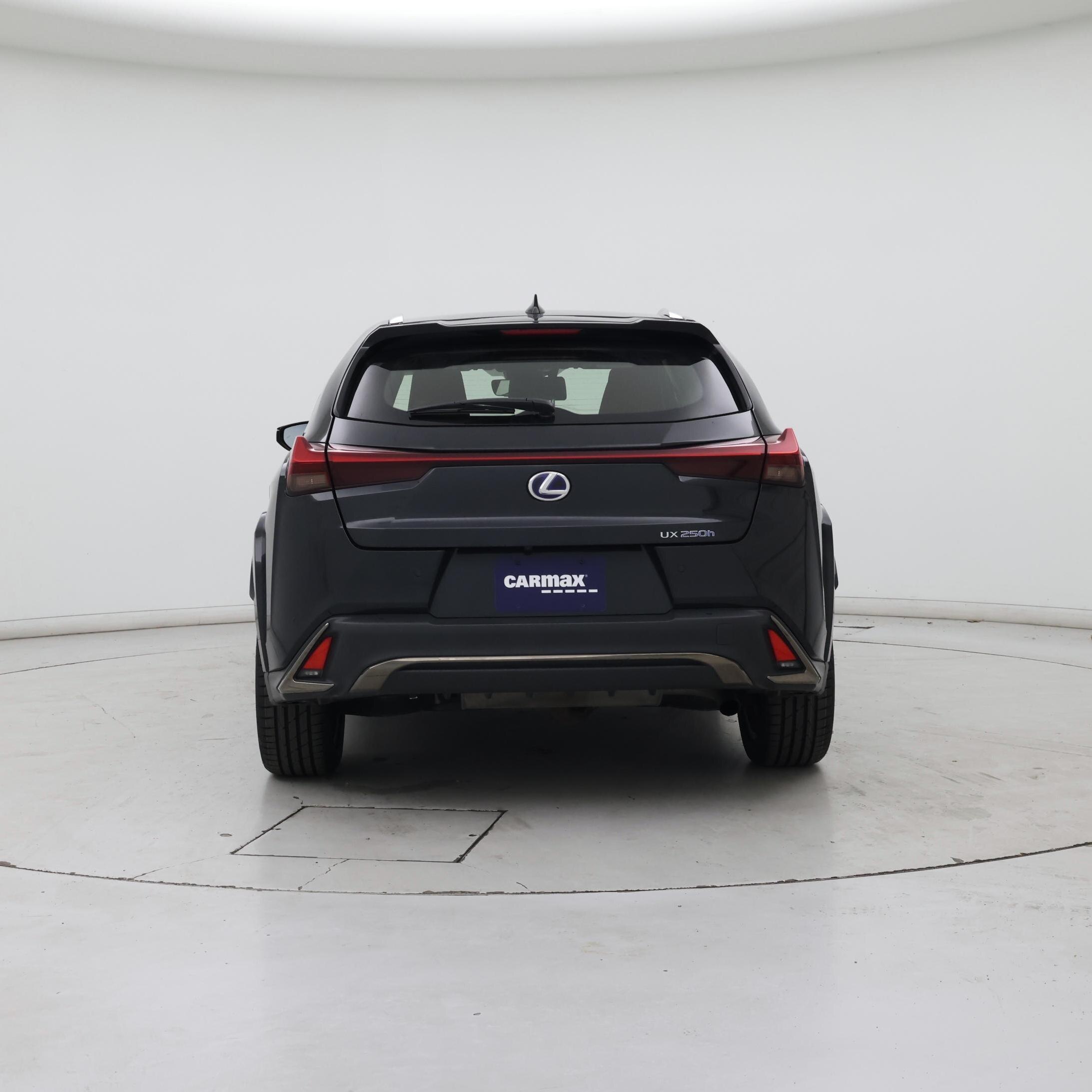 Thumbnail: 2022 Lexus UX - 6