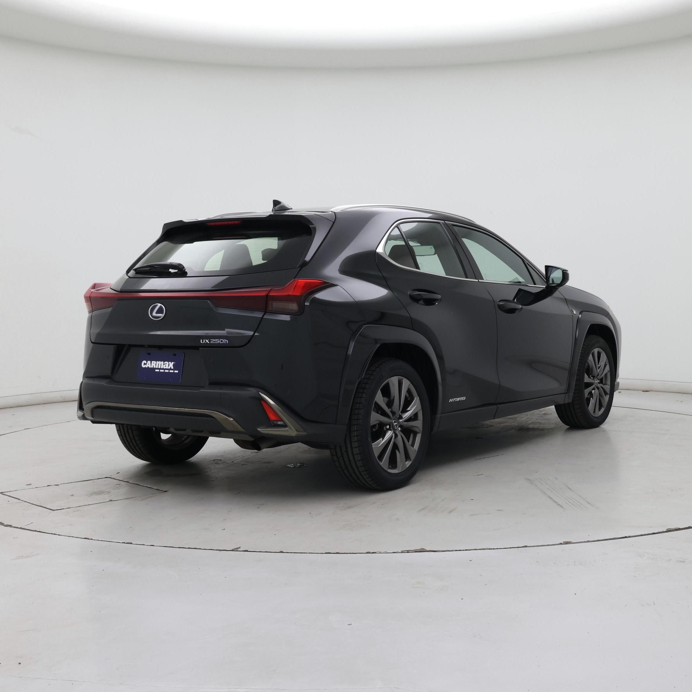 Thumbnail: 2022 Lexus UX - 8