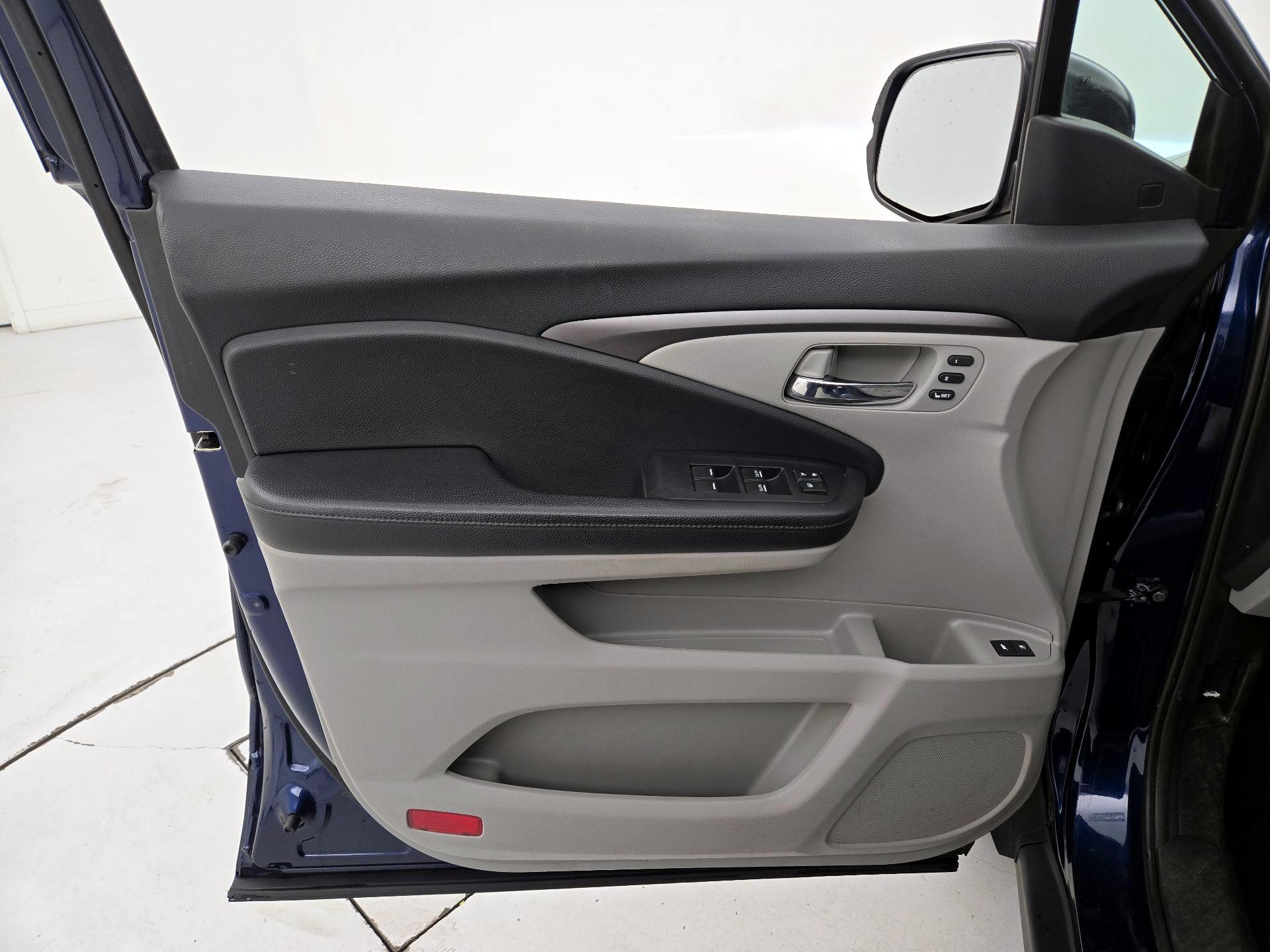Thumbnail: 2020 Honda Pilot - 12