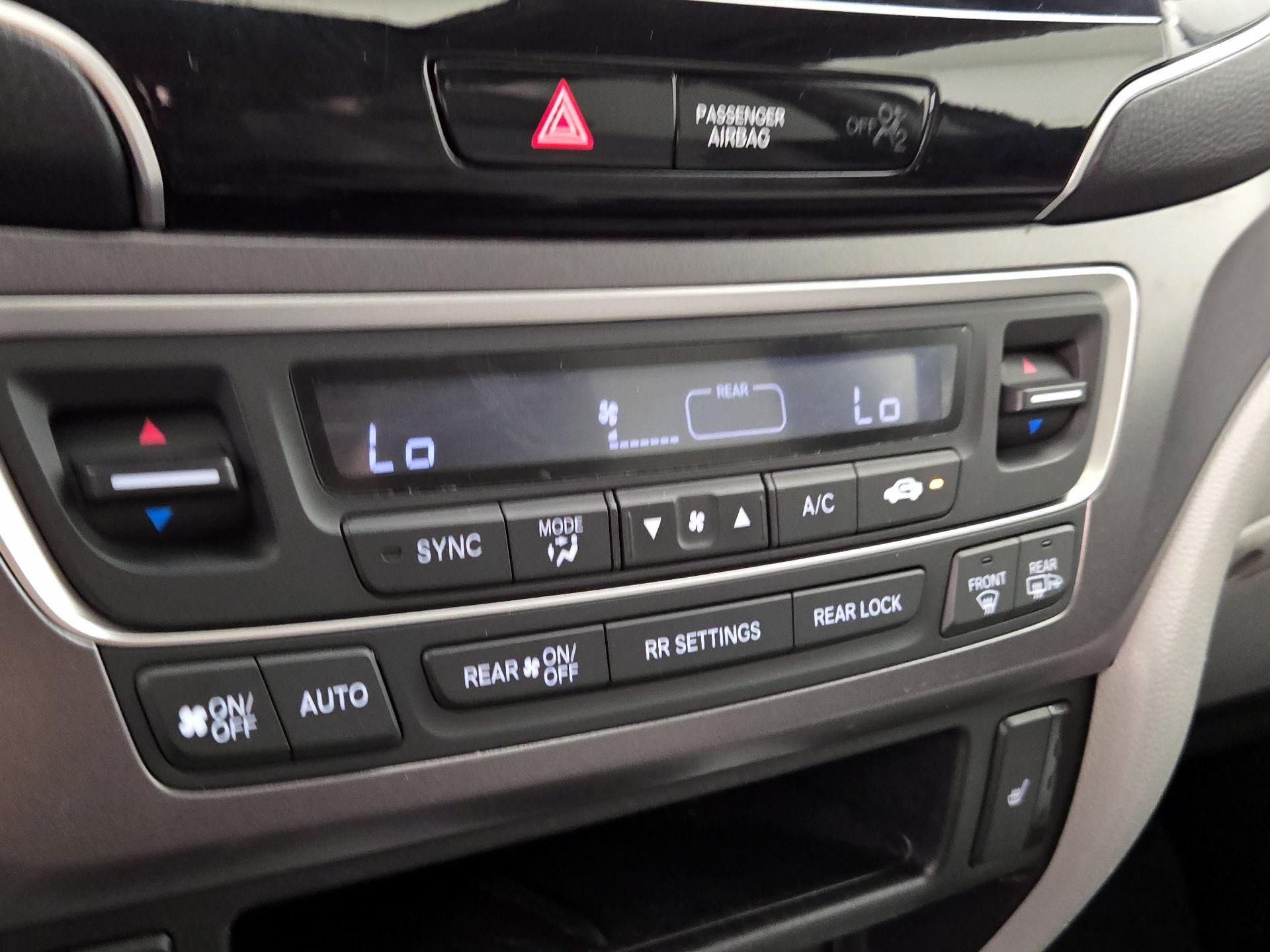 Thumbnail: 2020 Honda Pilot - 16
