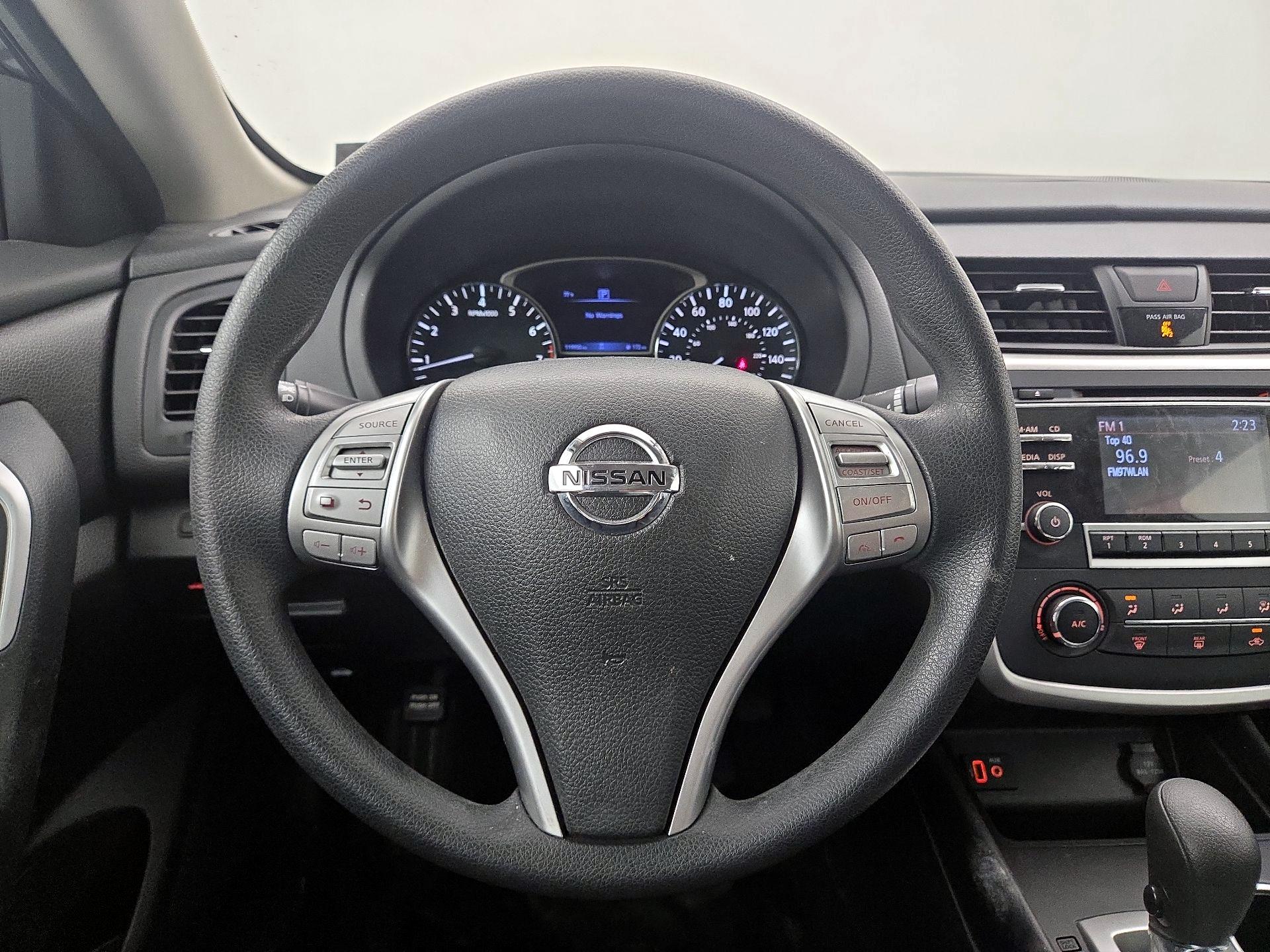 Thumbnail: 2018 Nissan Altima - 10