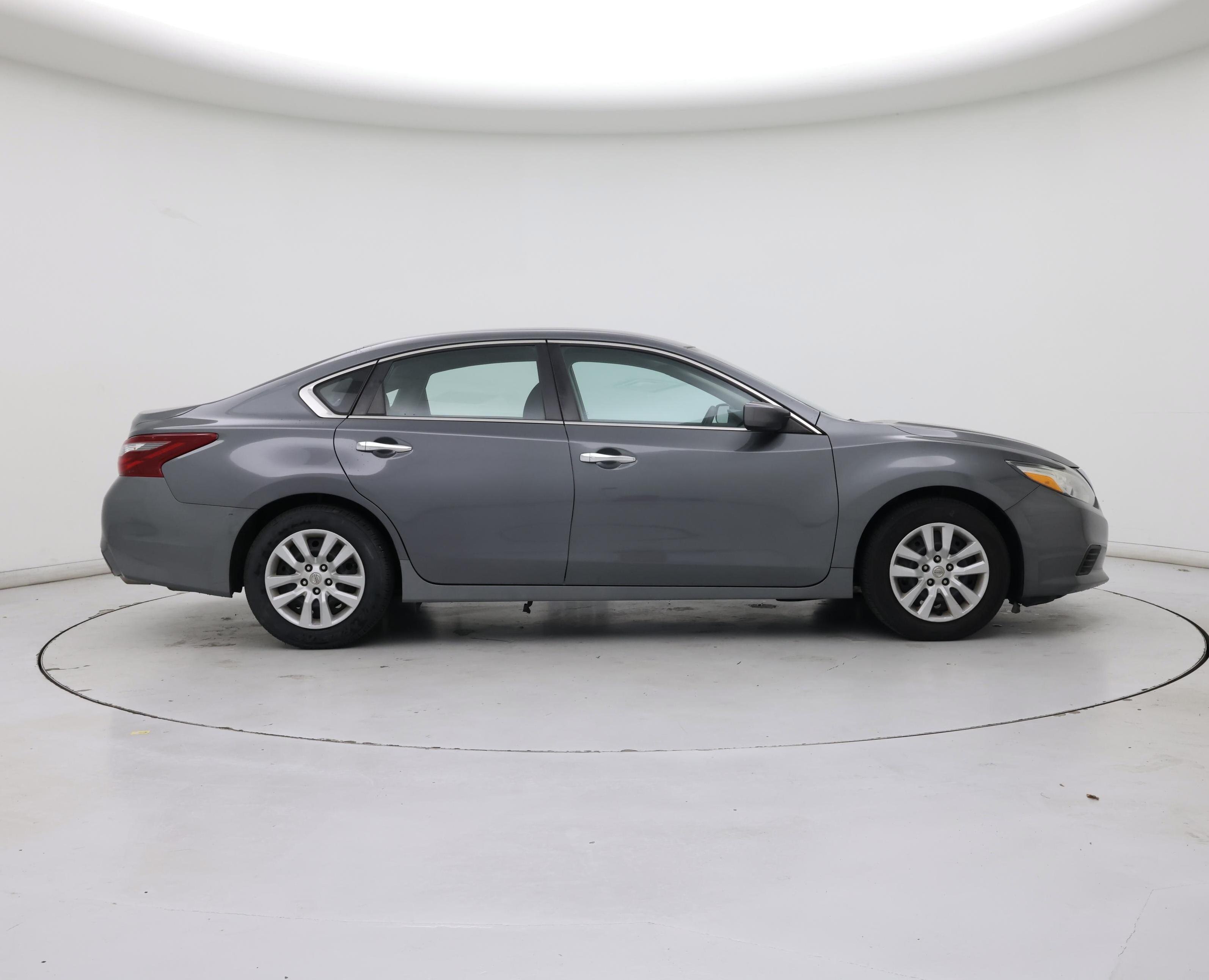 Thumbnail: 2018 Nissan Altima - 7