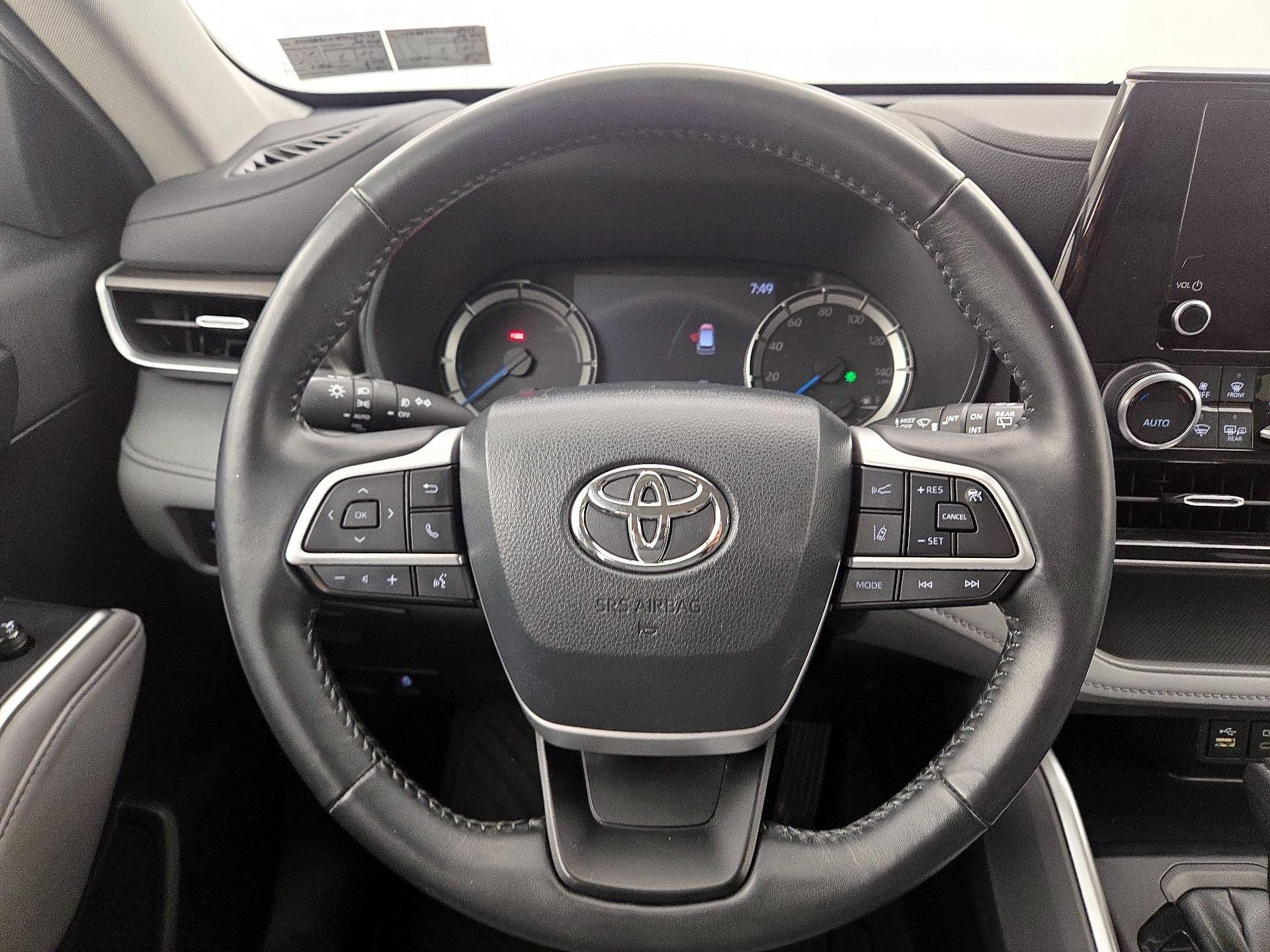 Thumbnail: 2023 Toyota Highlander - 10