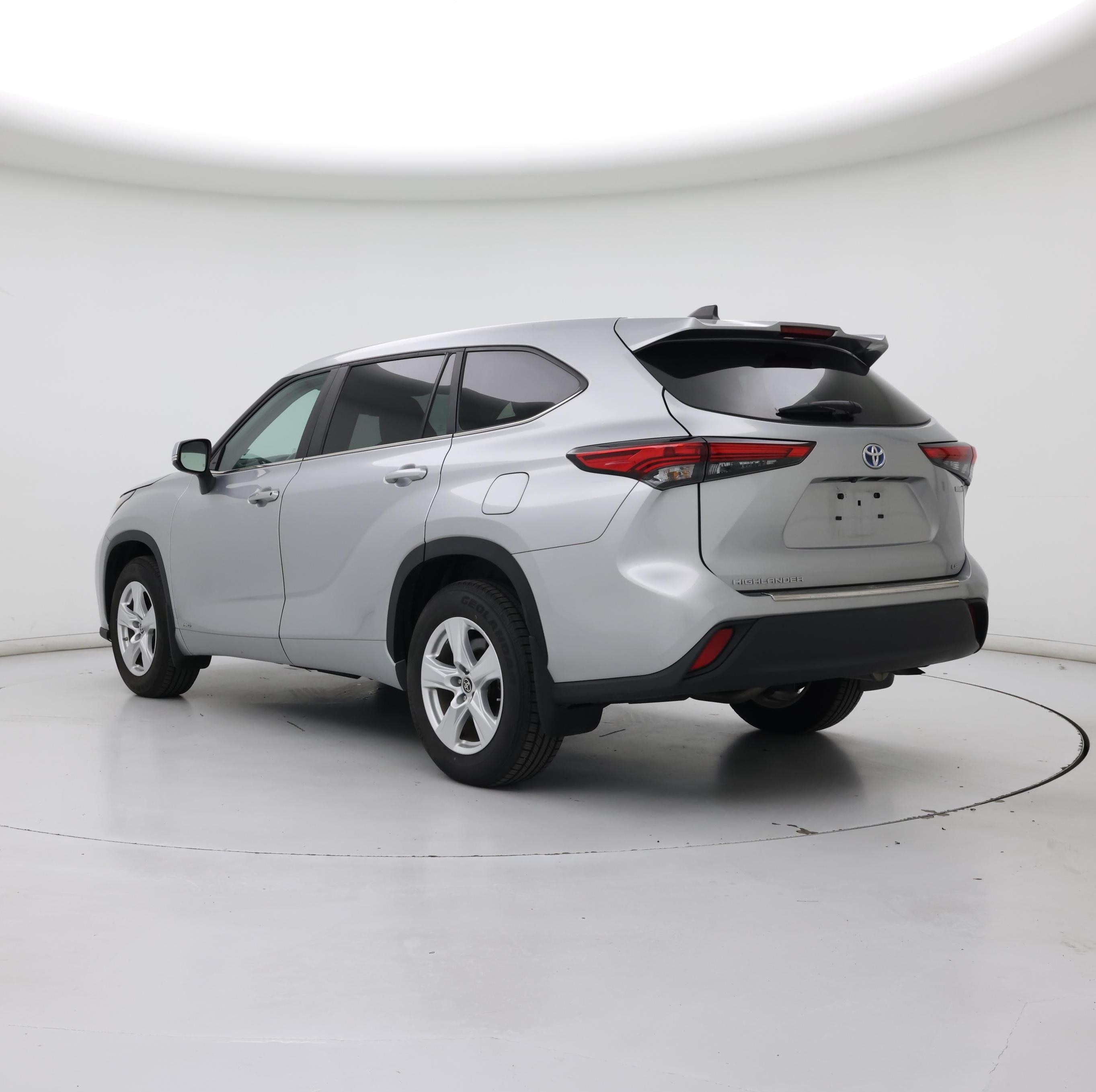Thumbnail: 2023 Toyota Highlander - 2