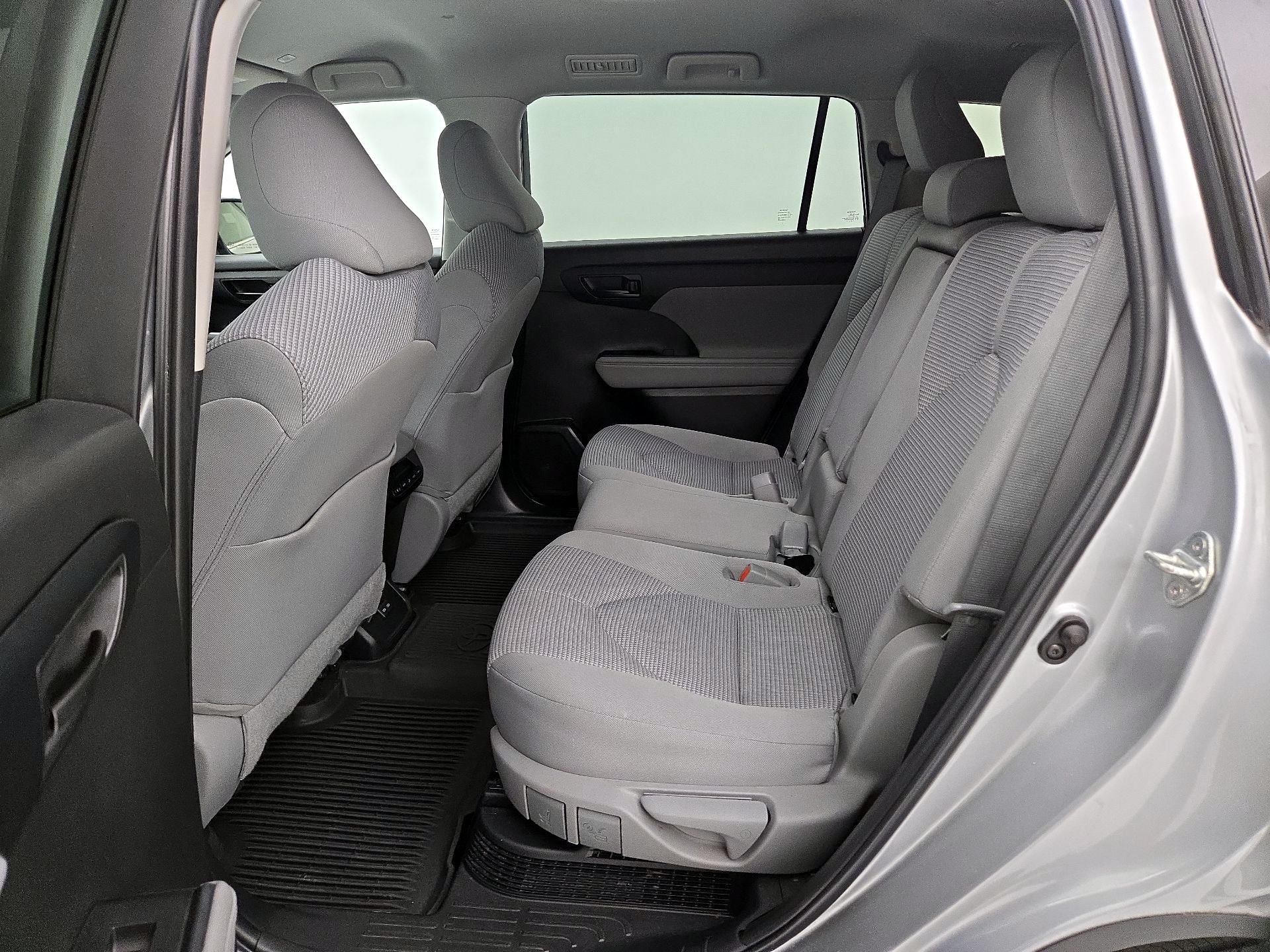 Thumbnail: 2023 Toyota Highlander - 19
