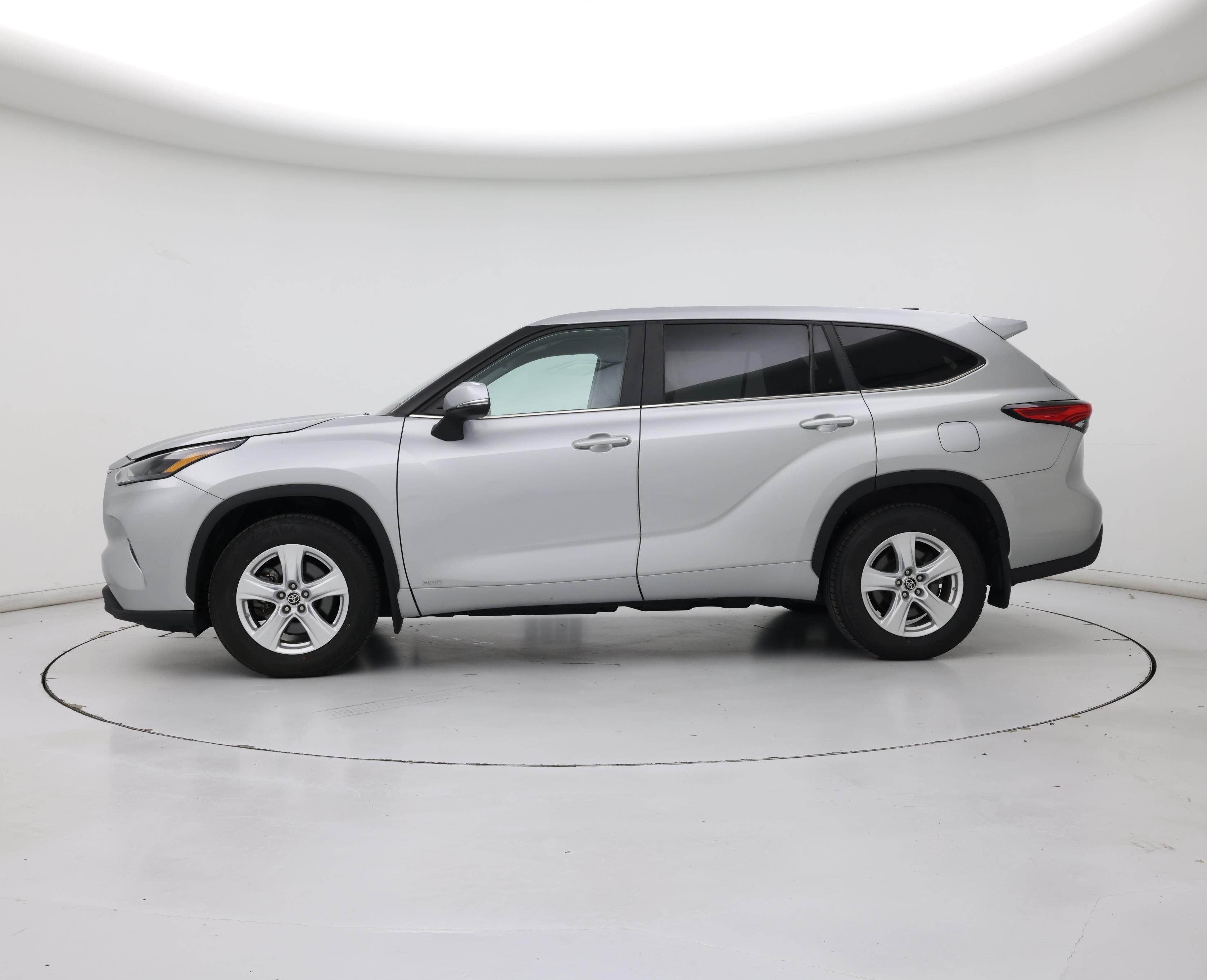 Thumbnail: 2023 Toyota Highlander - 3