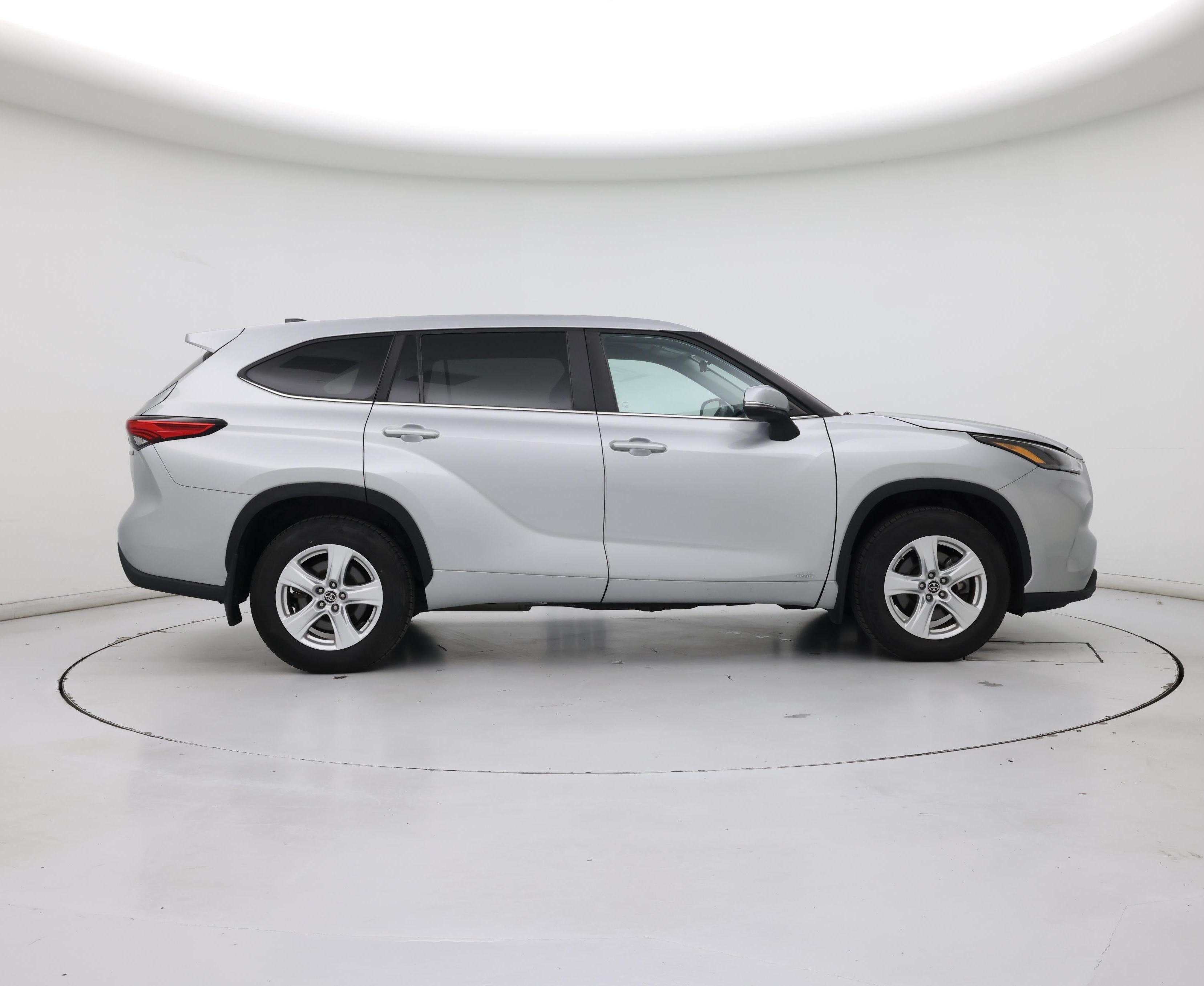 Thumbnail: 2023 Toyota Highlander - 7