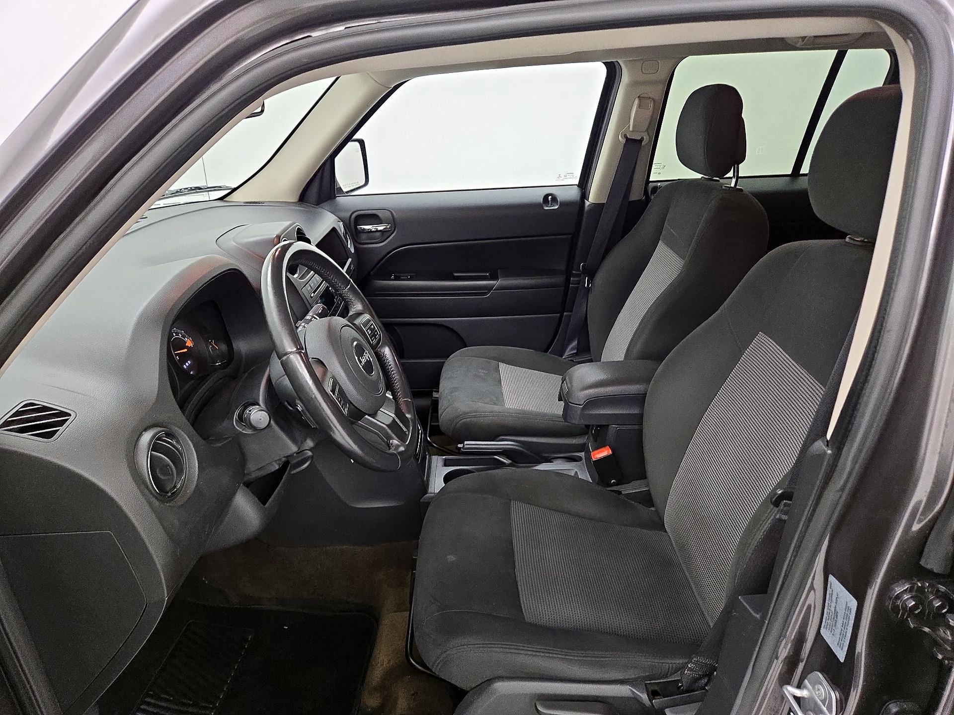 Thumbnail: 2017 Jeep Patriot - 11