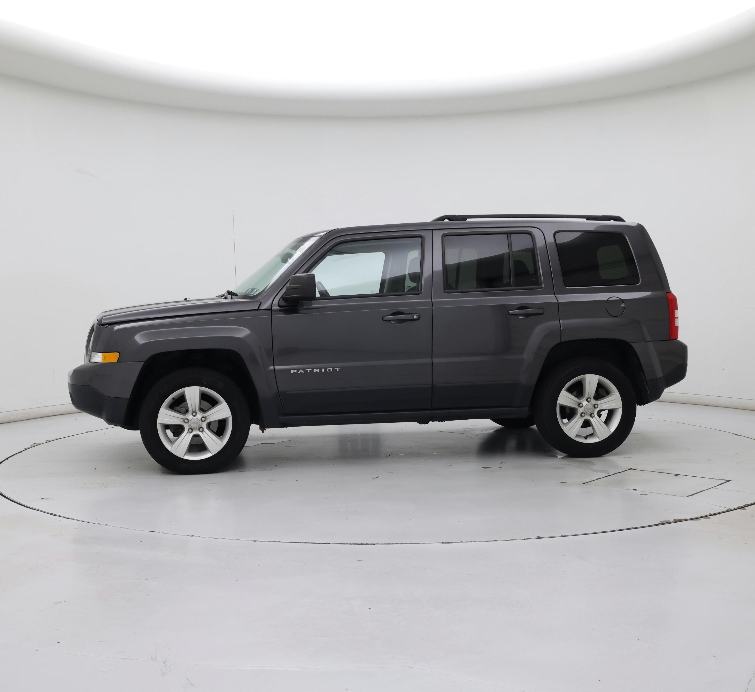 Thumbnail: 2017 Jeep Patriot - 3