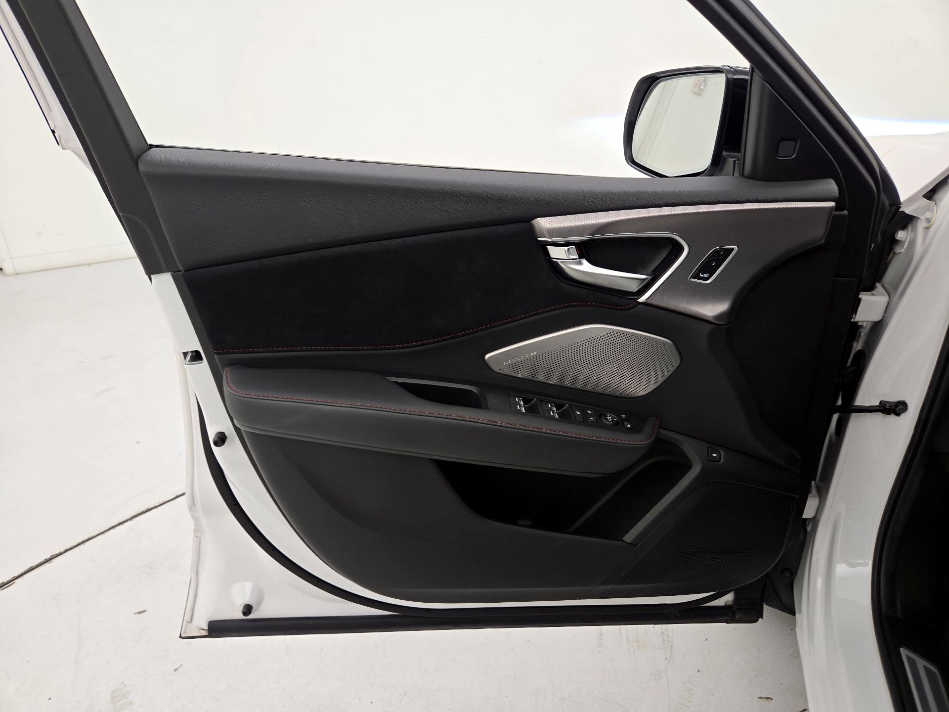 Thumbnail: 2025 Acura RDX - 12
