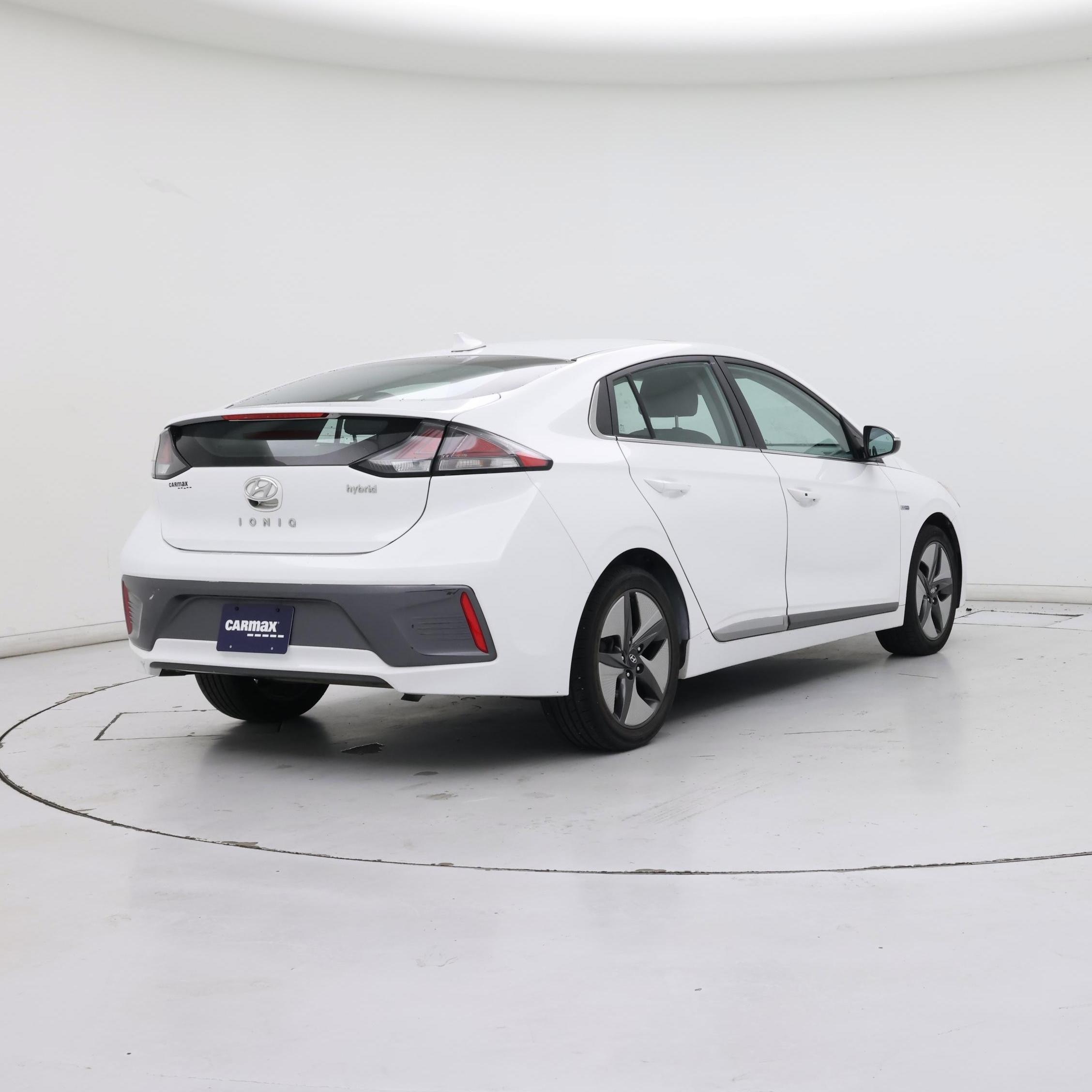 Thumbnail: 2020 Hyundai Ioniq - 8