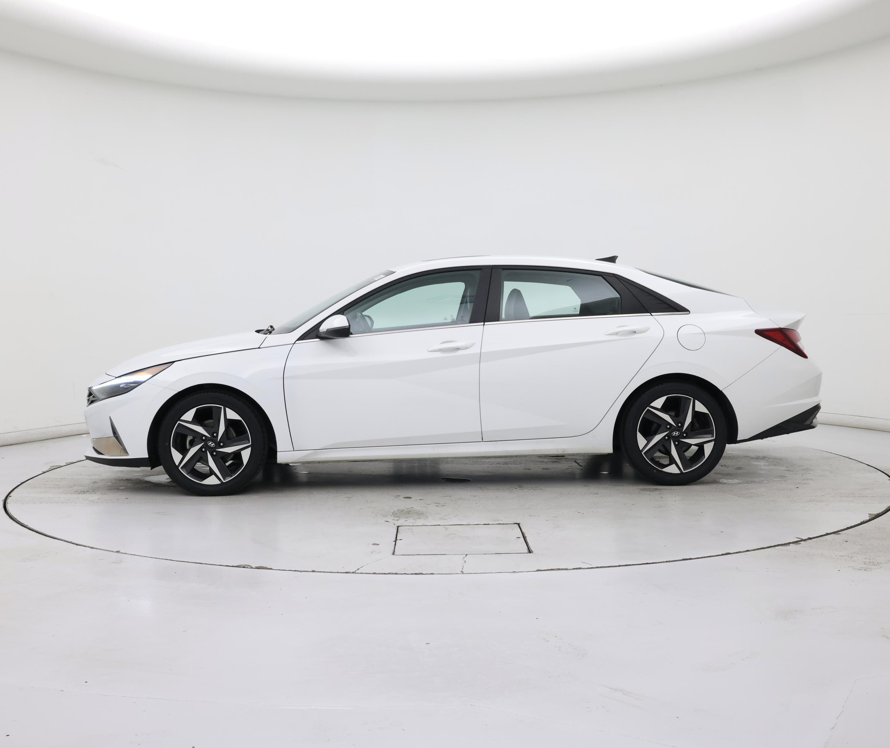 Thumbnail: 2021 Hyundai Elantra - 3