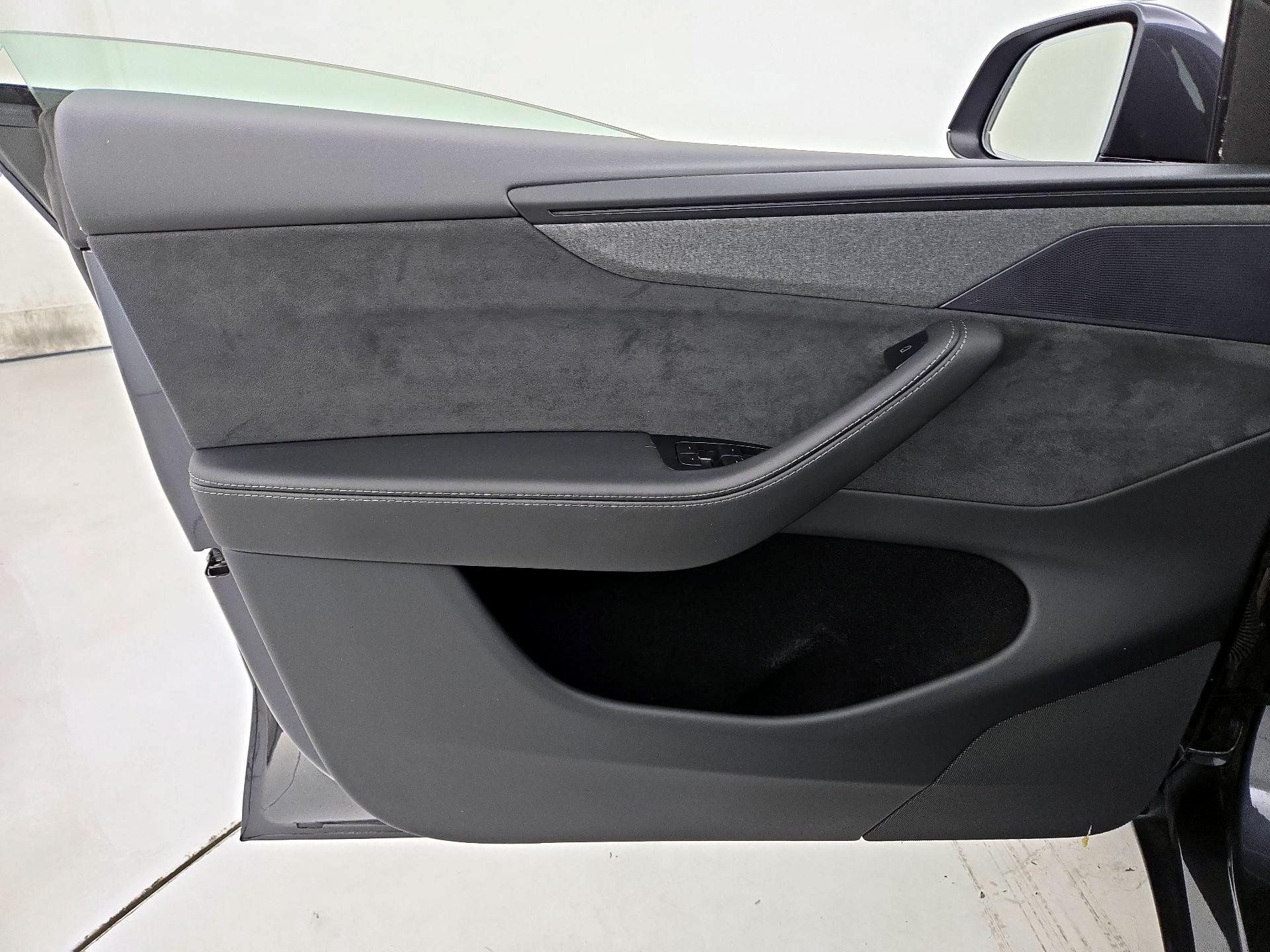 Thumbnail: 2026 Tesla Model Y - 12