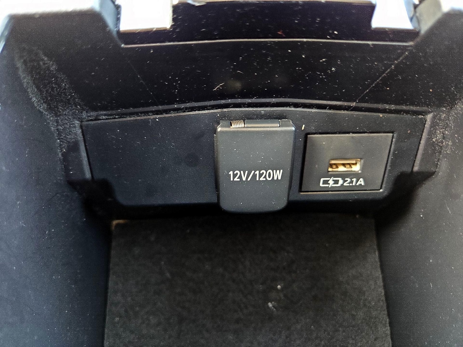 2021 Toyota Corolla LE - Photo 17