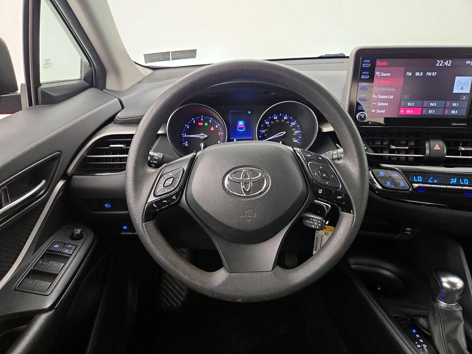 2020 Toyota C-HR LE - Photo 11
