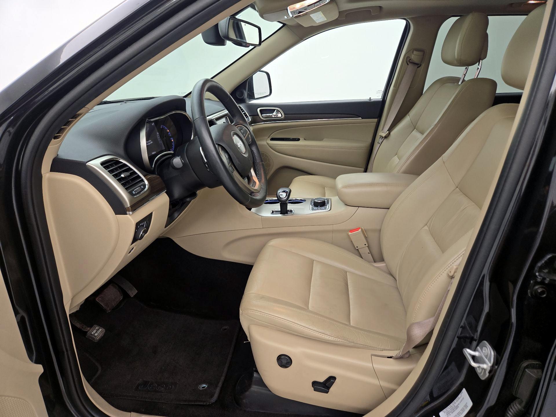 Thumbnail: 2015 Jeep Grand Cherokee - 11