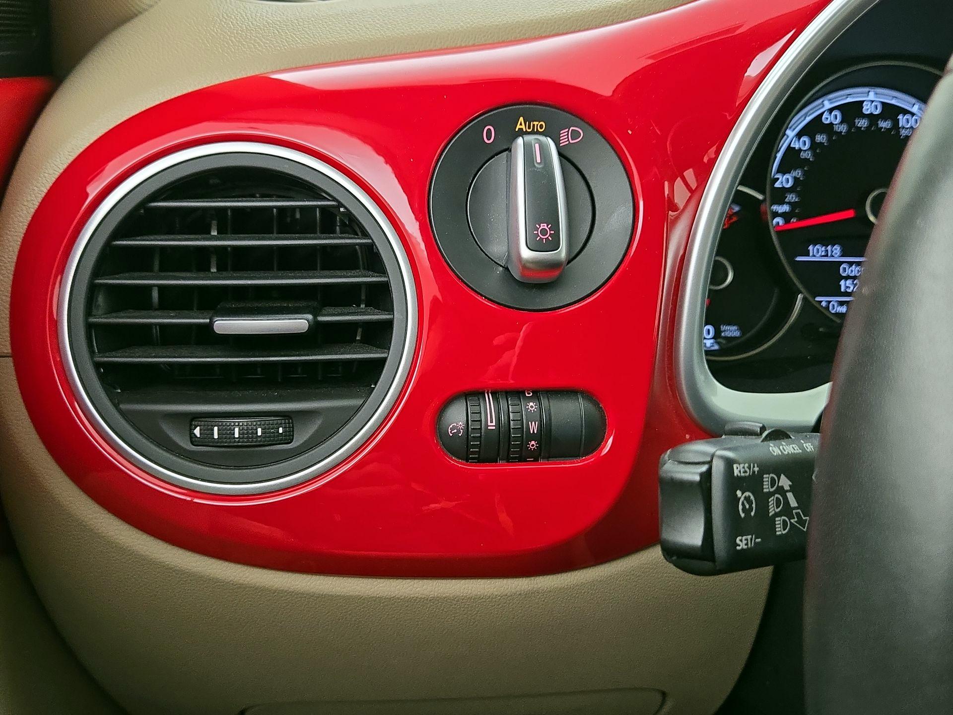 Thumbnail: 2017 Volkswagen Beetle - 13