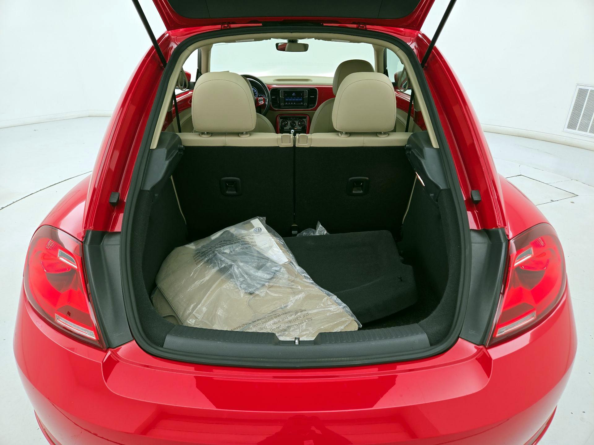 Thumbnail: 2017 Volkswagen Beetle - 19