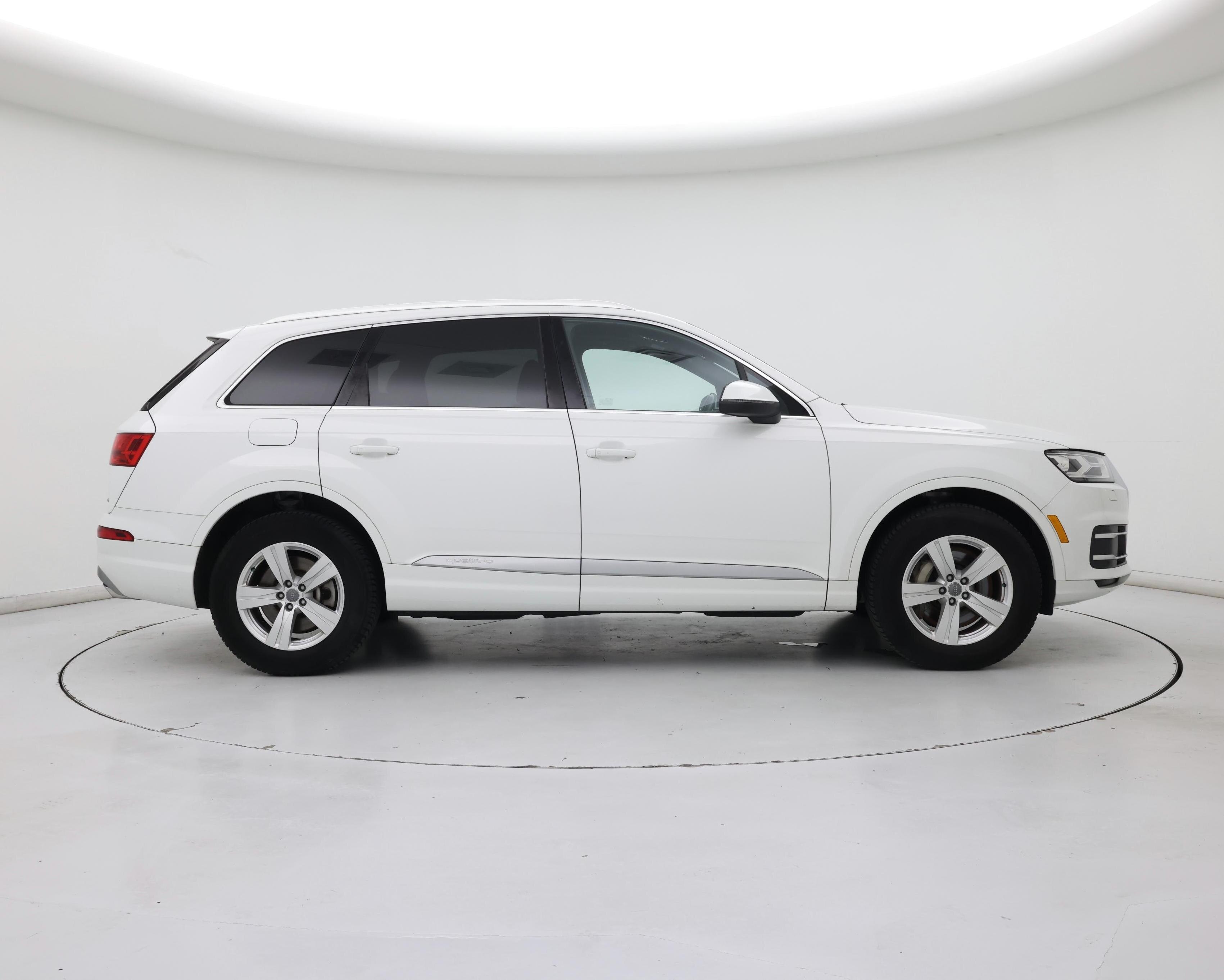Thumbnail: 2019 Audi Q7 - 7