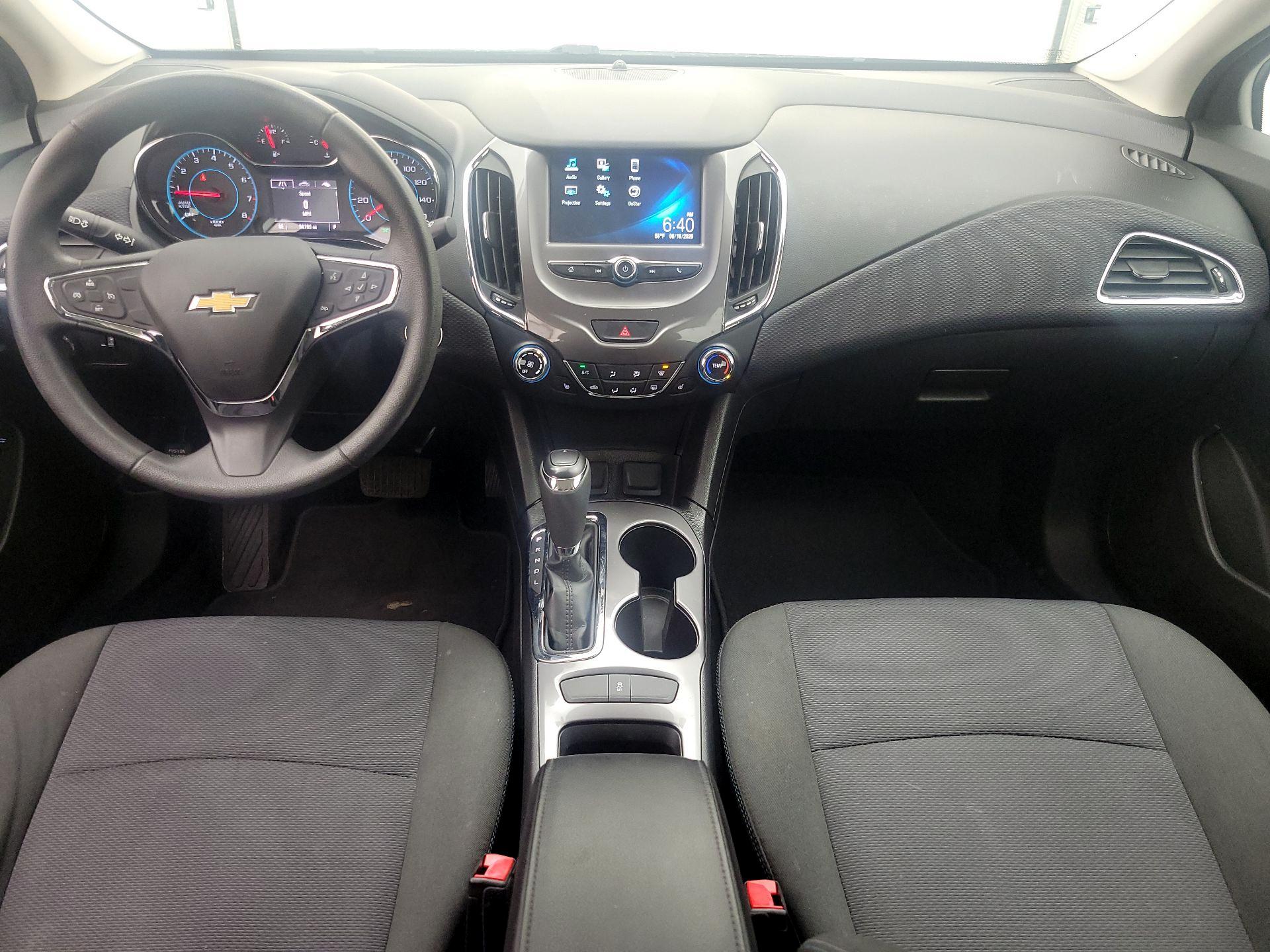 Thumbnail: 2018 Chevrolet Cruze - 9