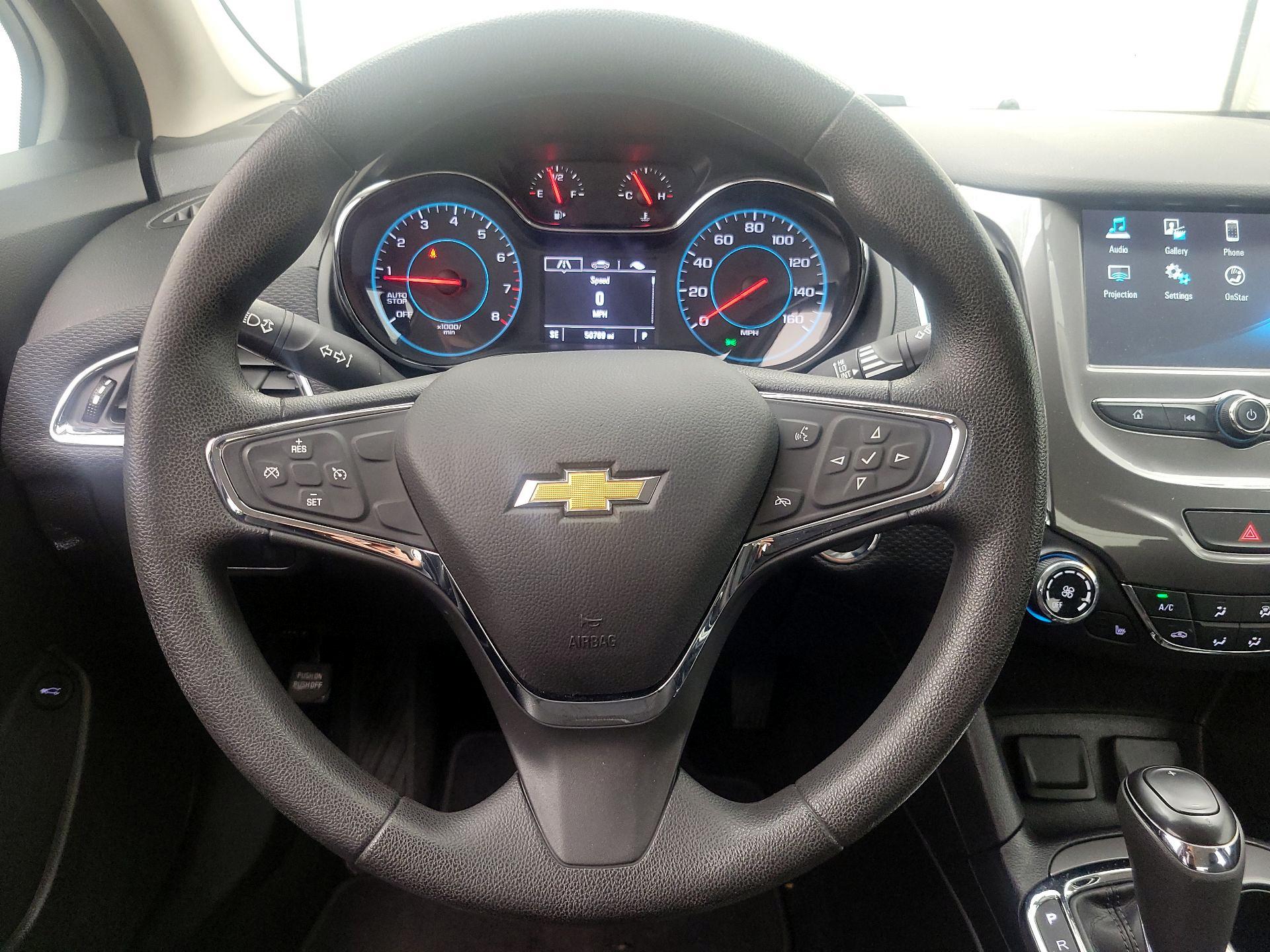 Thumbnail: 2018 Chevrolet Cruze - 10