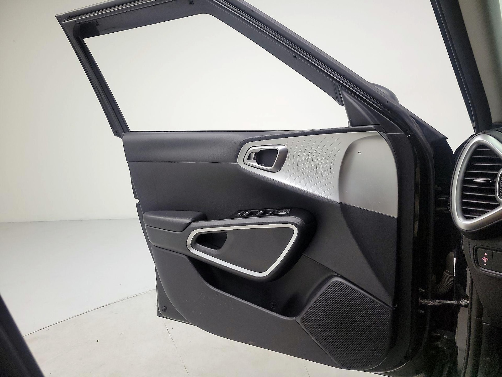 2020 Kia Soul LX - Photo 13