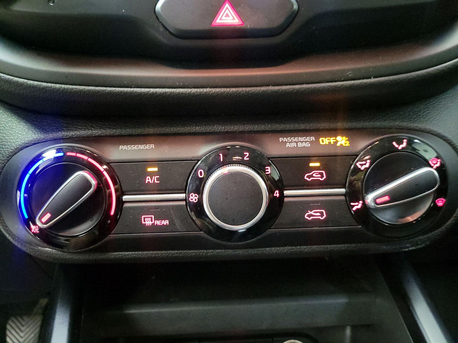 2020 Kia Soul LX - Photo 17