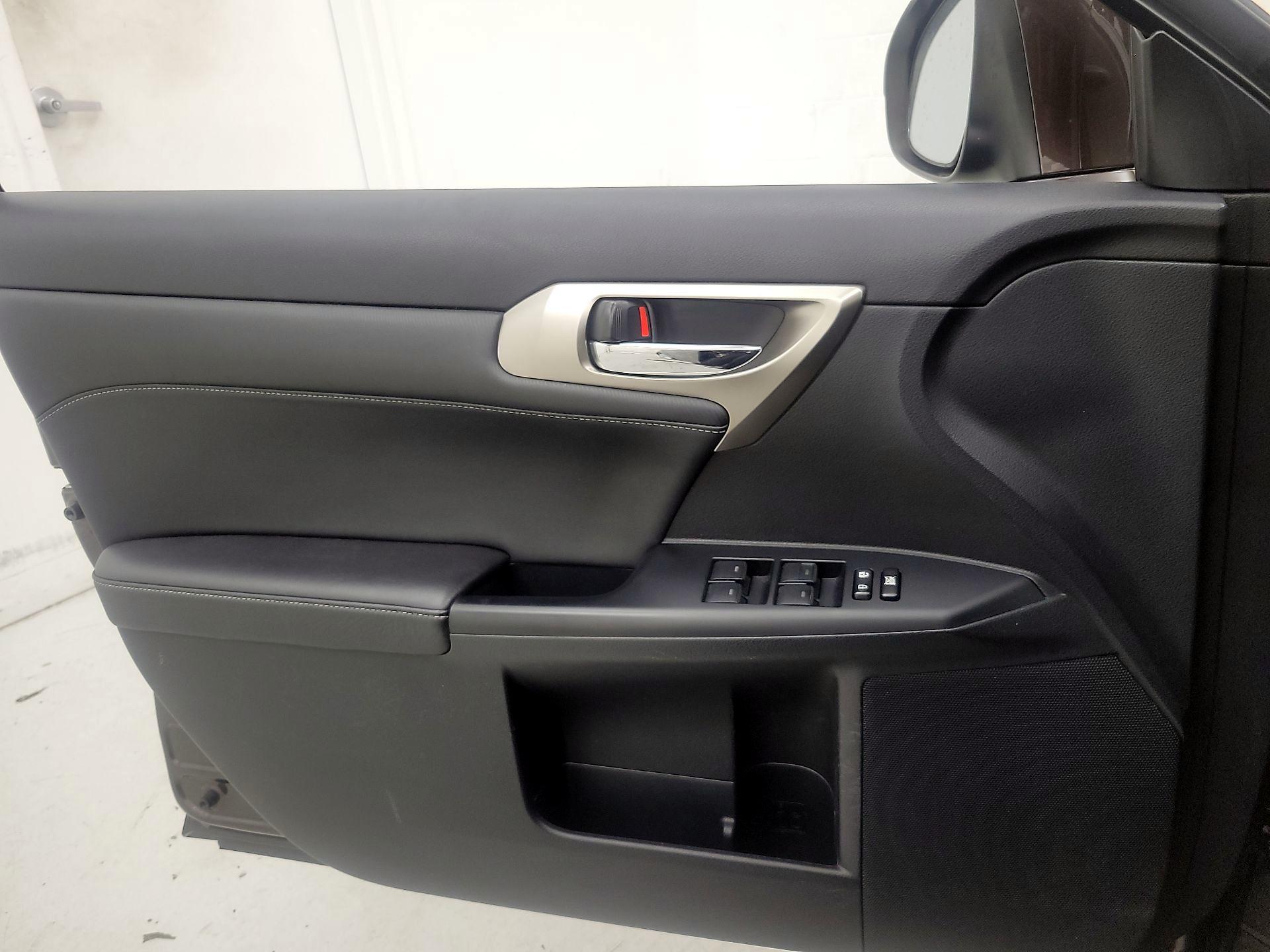 Thumbnail: 2015 Lexus CT - 12