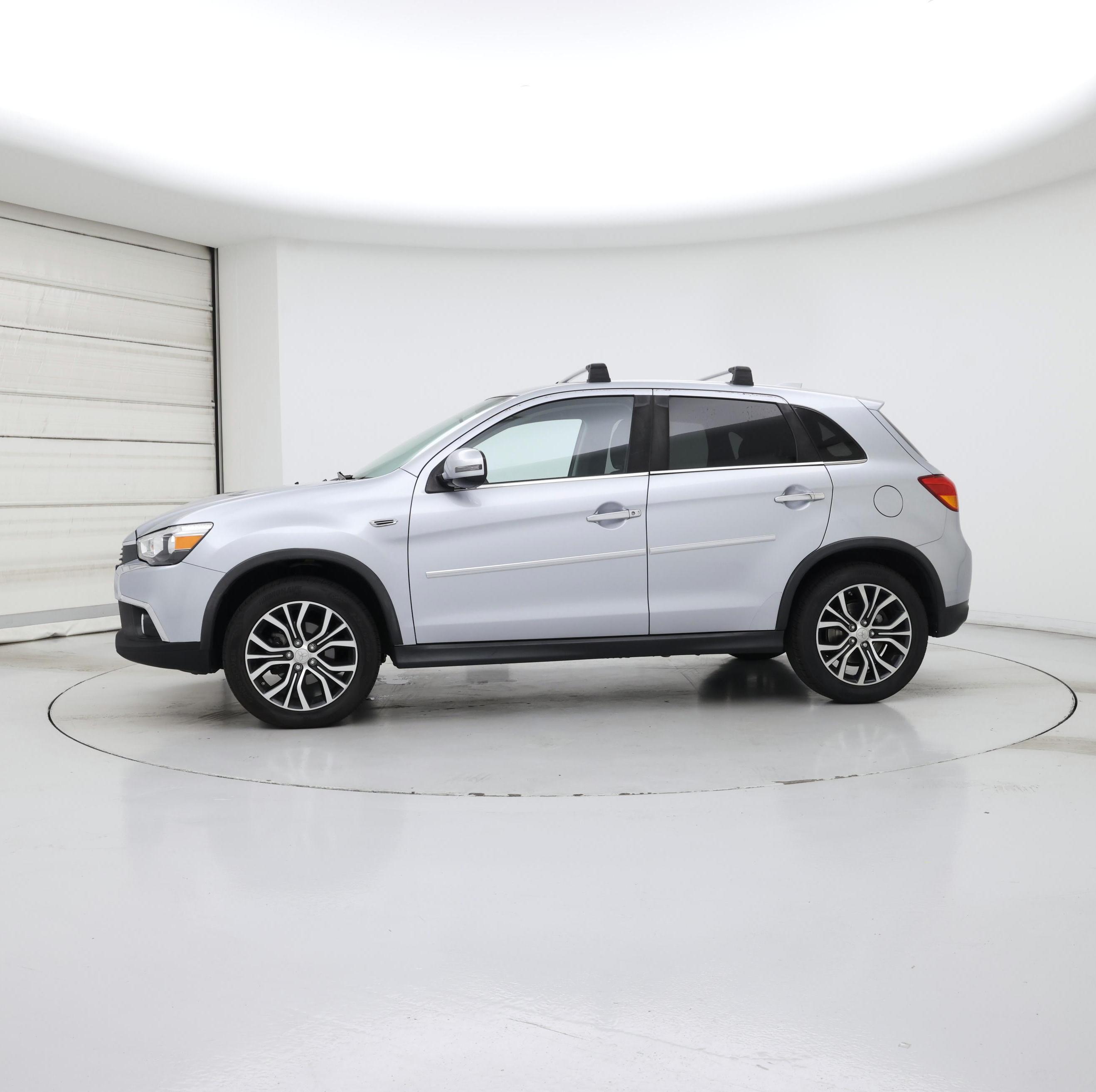 Thumbnail: 2017 Mitsubishi Outlander Sport - 3