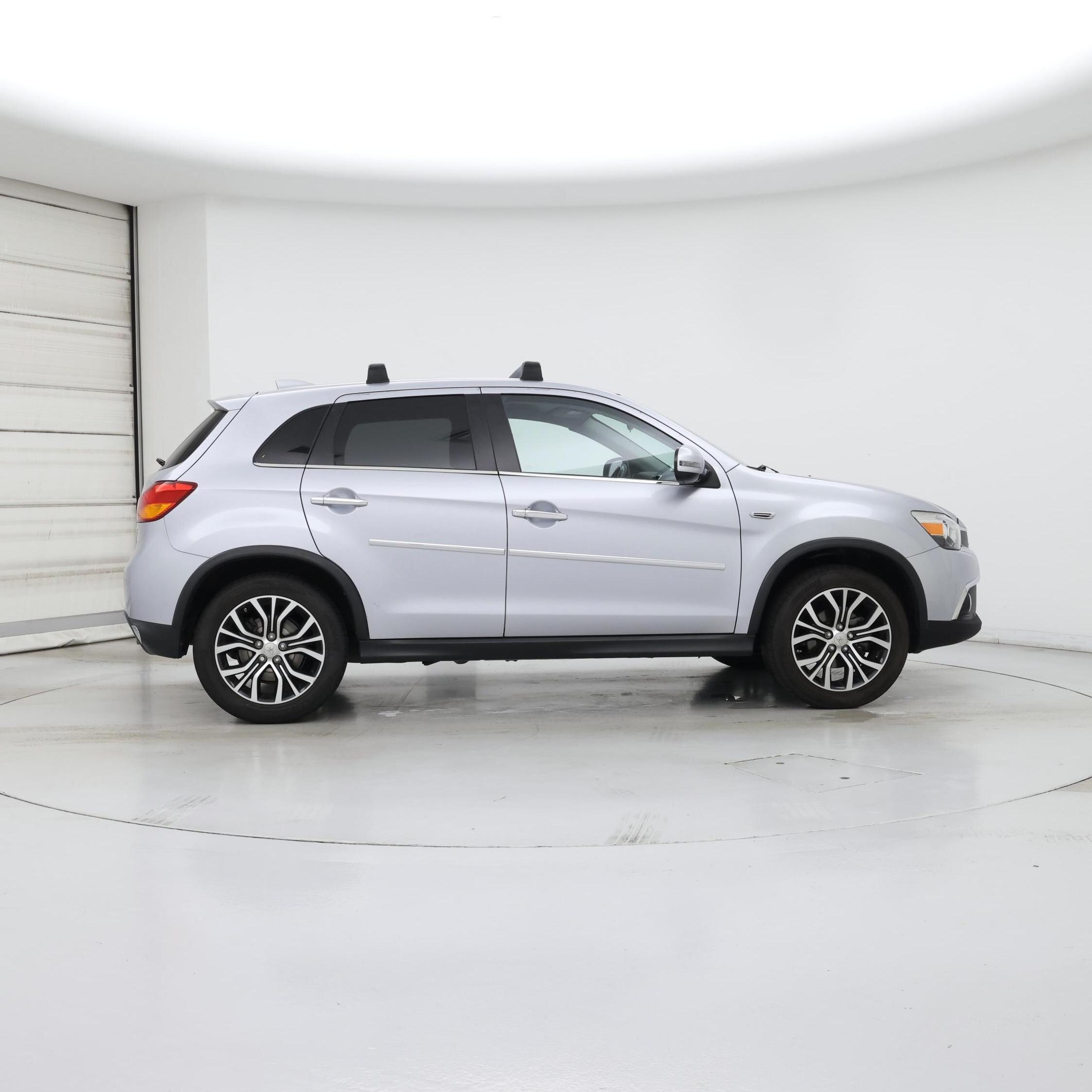 Thumbnail: 2017 Mitsubishi Outlander Sport - 7