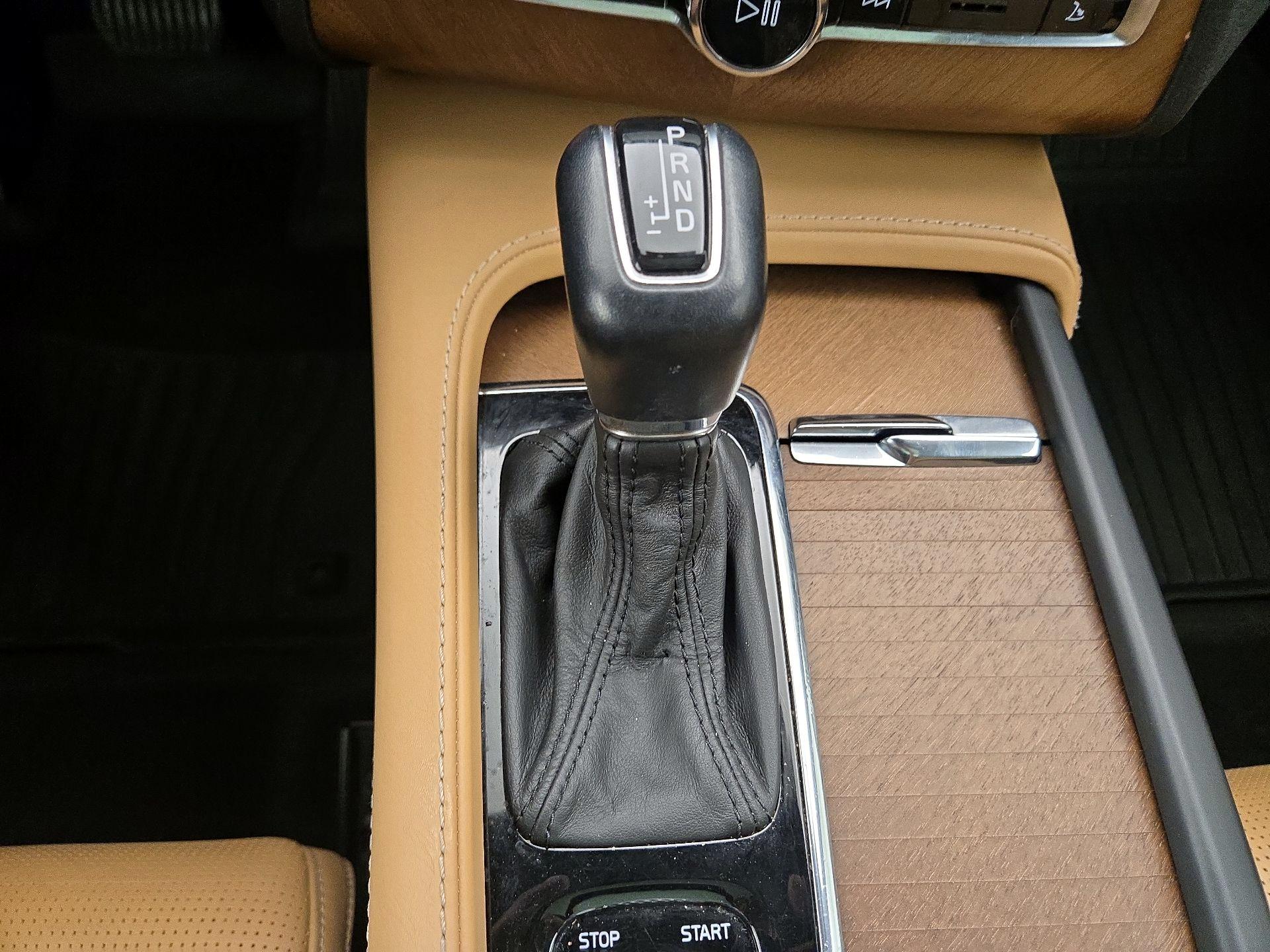 Thumbnail: 2017 Volvo XC90 - 16