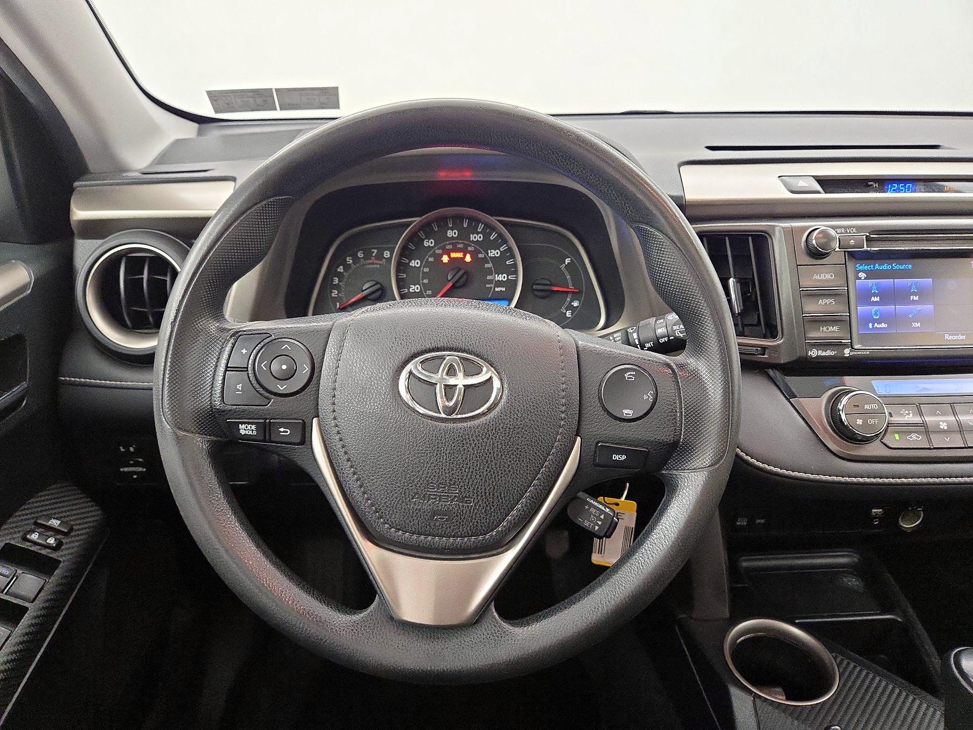 Thumbnail: 2015 Toyota RAV4 - 10